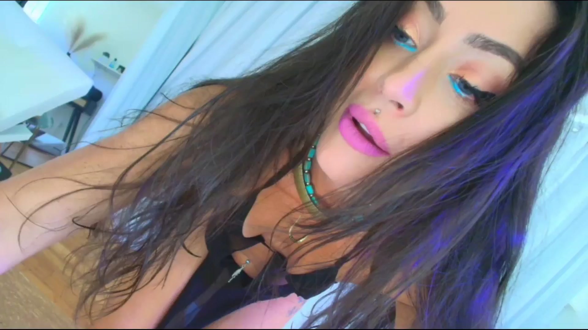 Gallery image thumbnail from ada_lovelace's myfreecams stream on, 03/25/2025, 01:27 image 6 of 20