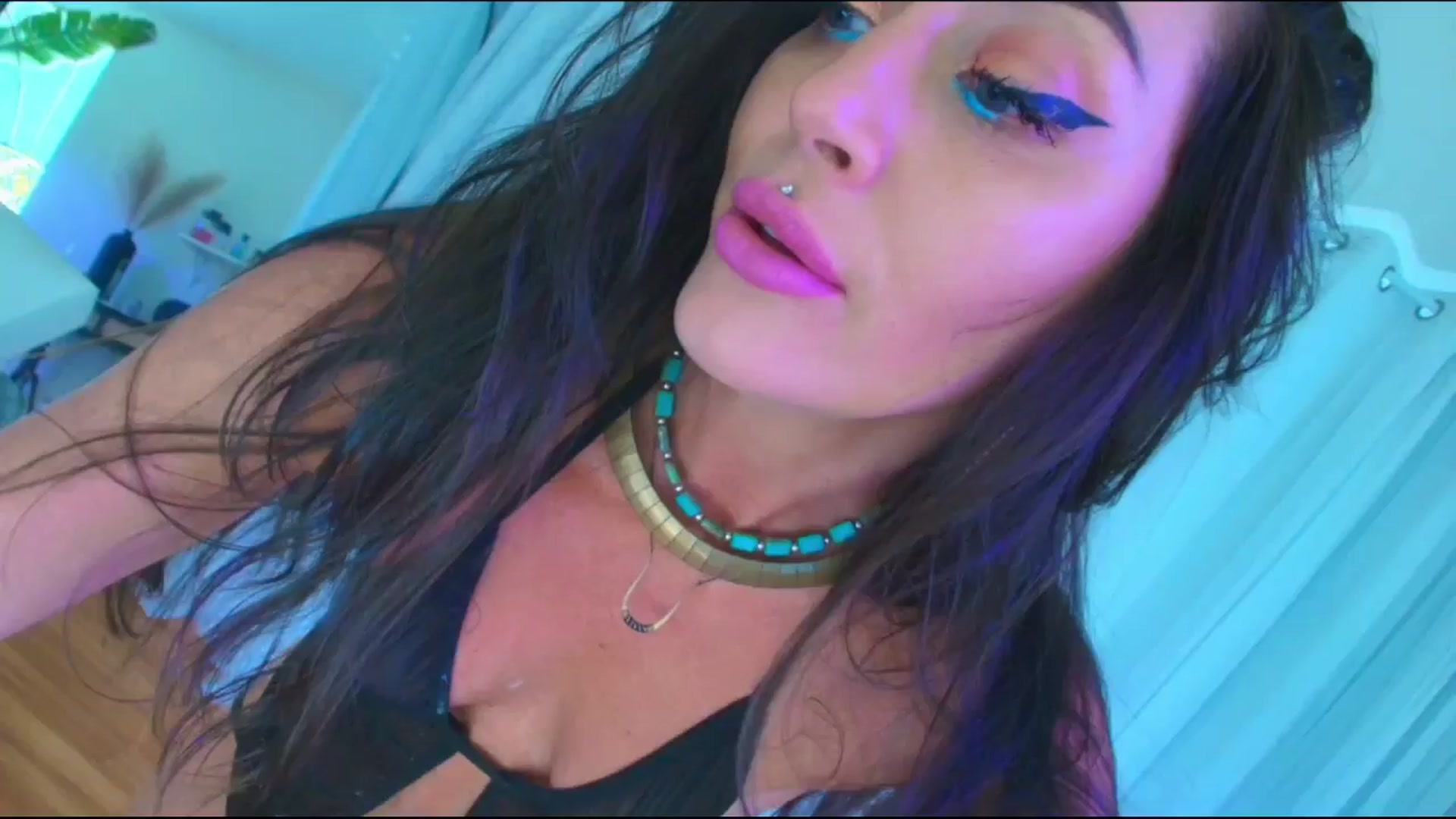Gallery image thumbnail from ada_lovelace's myfreecams stream on, 03/25/2025, 01:27 image 9 of 20