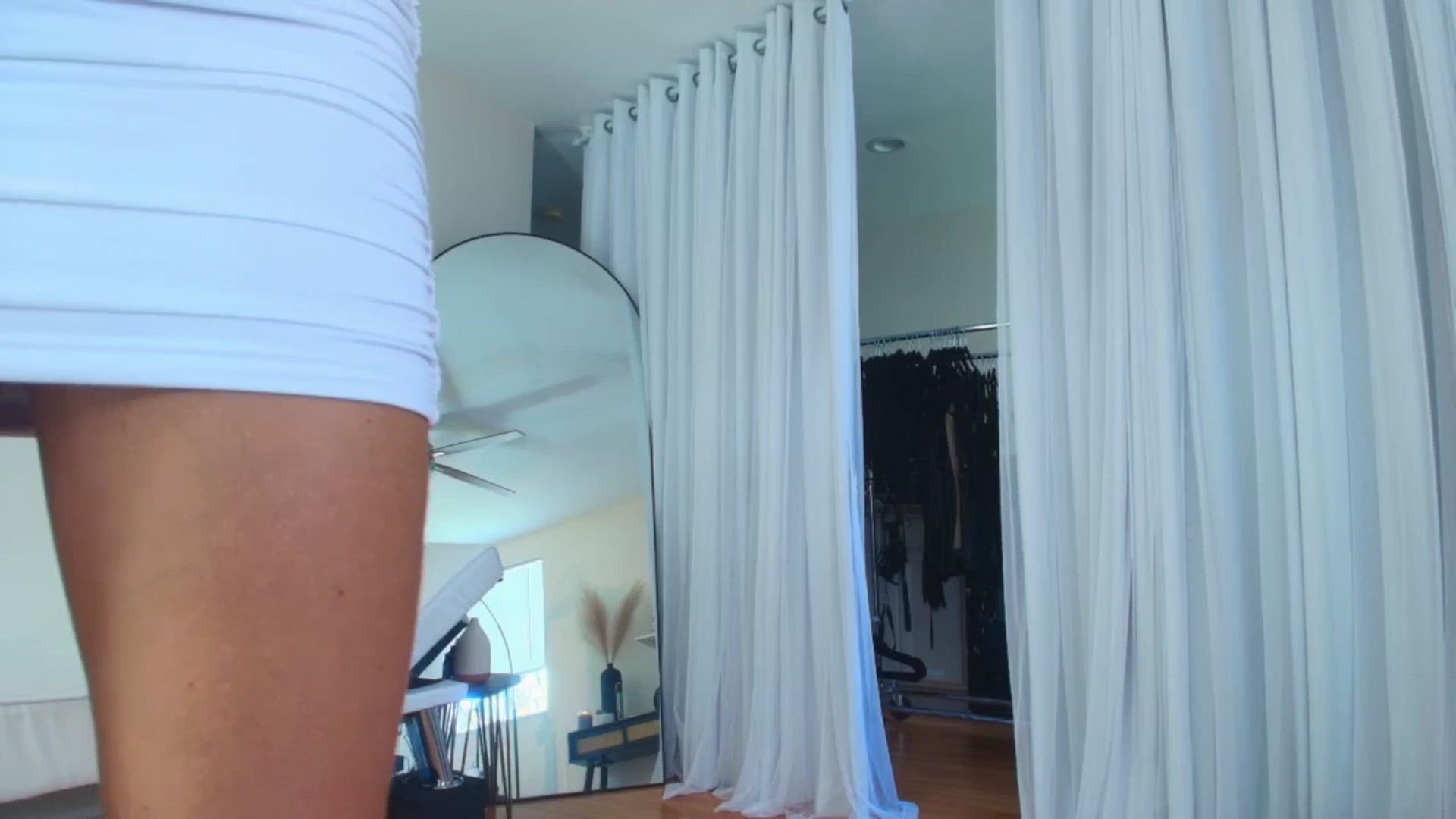 Gallery image thumbnail from ada_lovelace's myfreecams stream on, 03/29/2025, 24:03 image 9 of 20