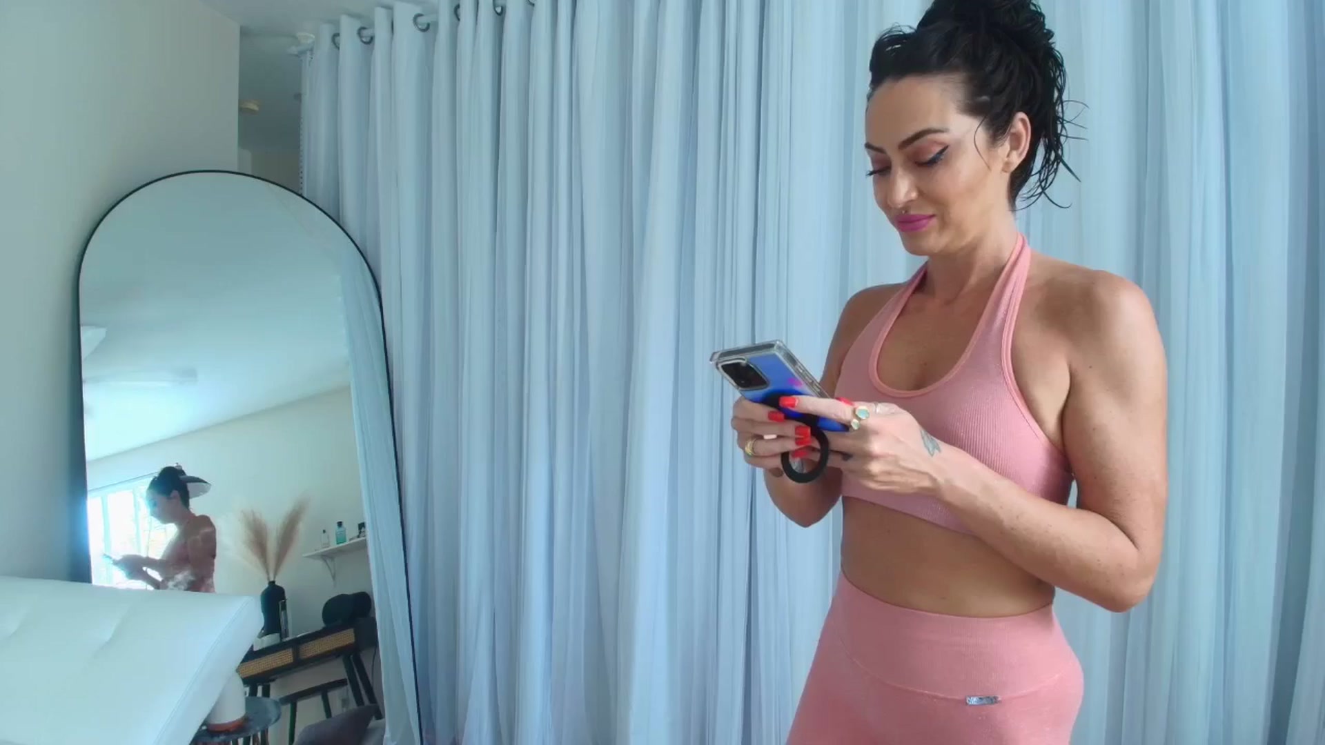 Gallery image thumbnail from ada_lovelace's myfreecams stream on, 04/09/2025, 24:20 image 1 of 20