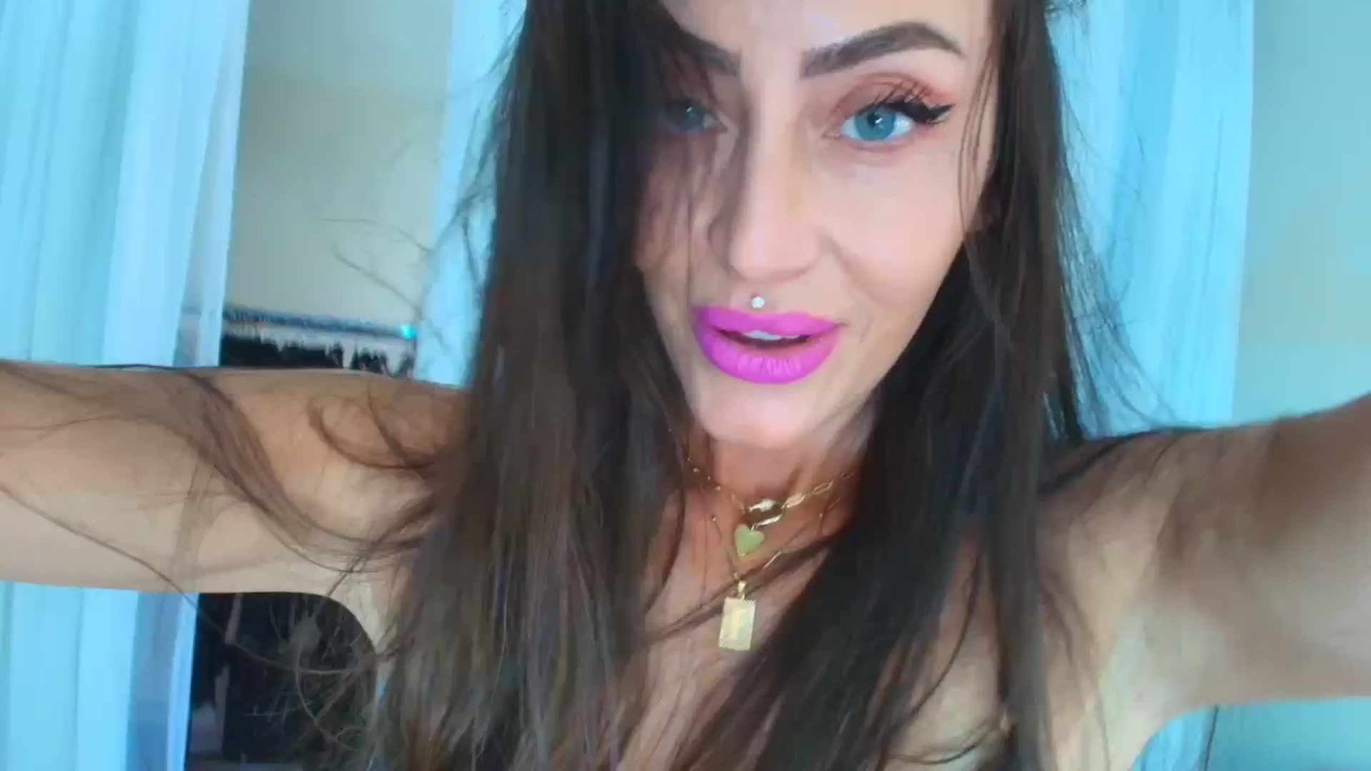 Gallery image thumbnail from ada_lovelace's myfreecams stream on, 04/15/2025, 24:05 image 13 of 20