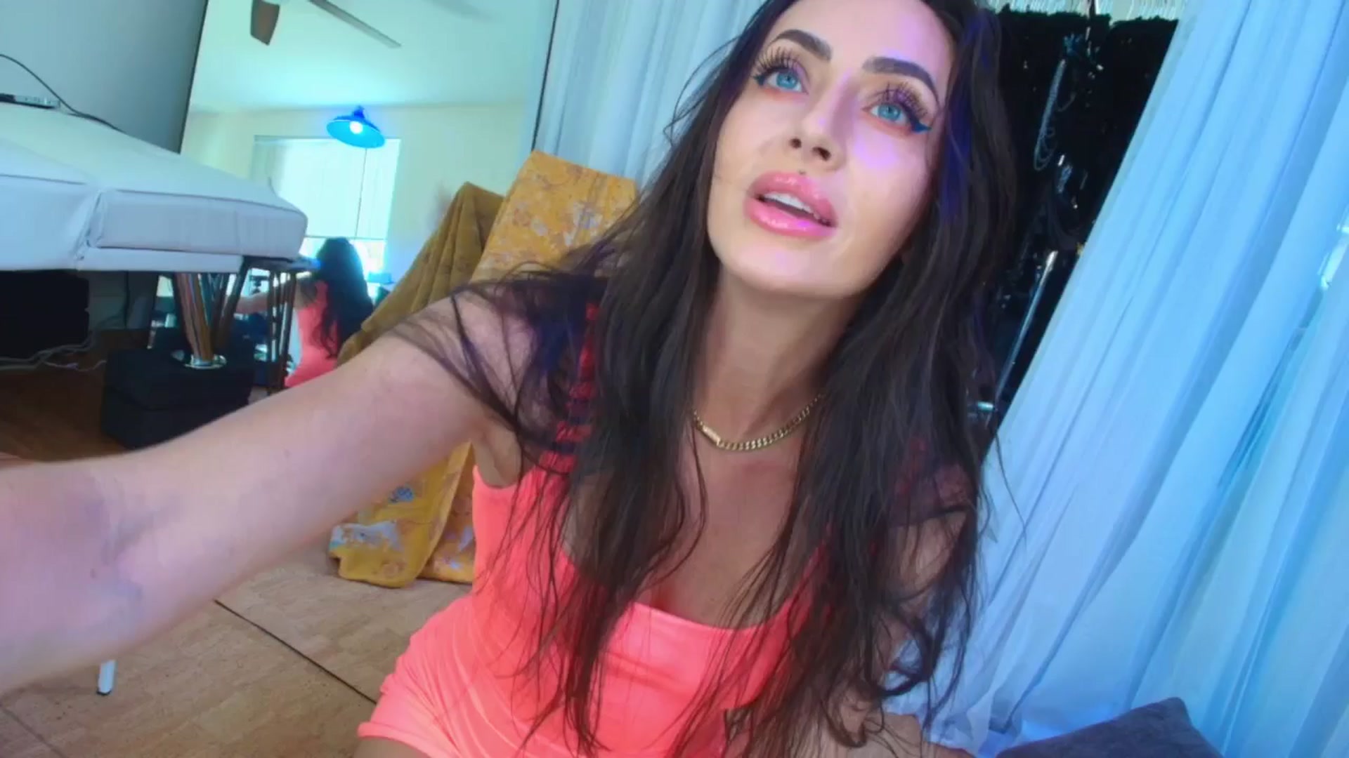 Gallery image thumbnail from ada_lovelace's myfreecams stream on, 04/25/2025, 22:06 image 19 of 20