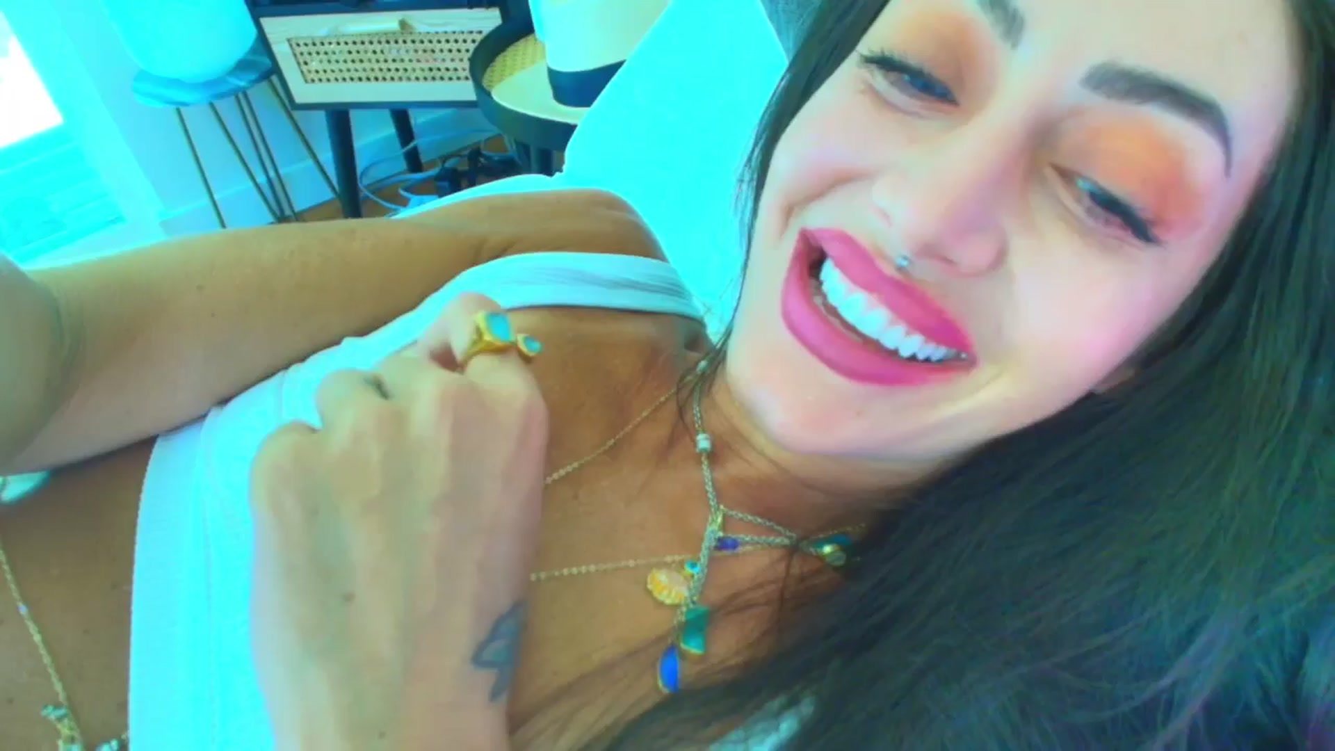 Gallery image thumbnail from ada_lovelace's myfreecams stream on, 06/25/2025, 01:17 image 6 of 20