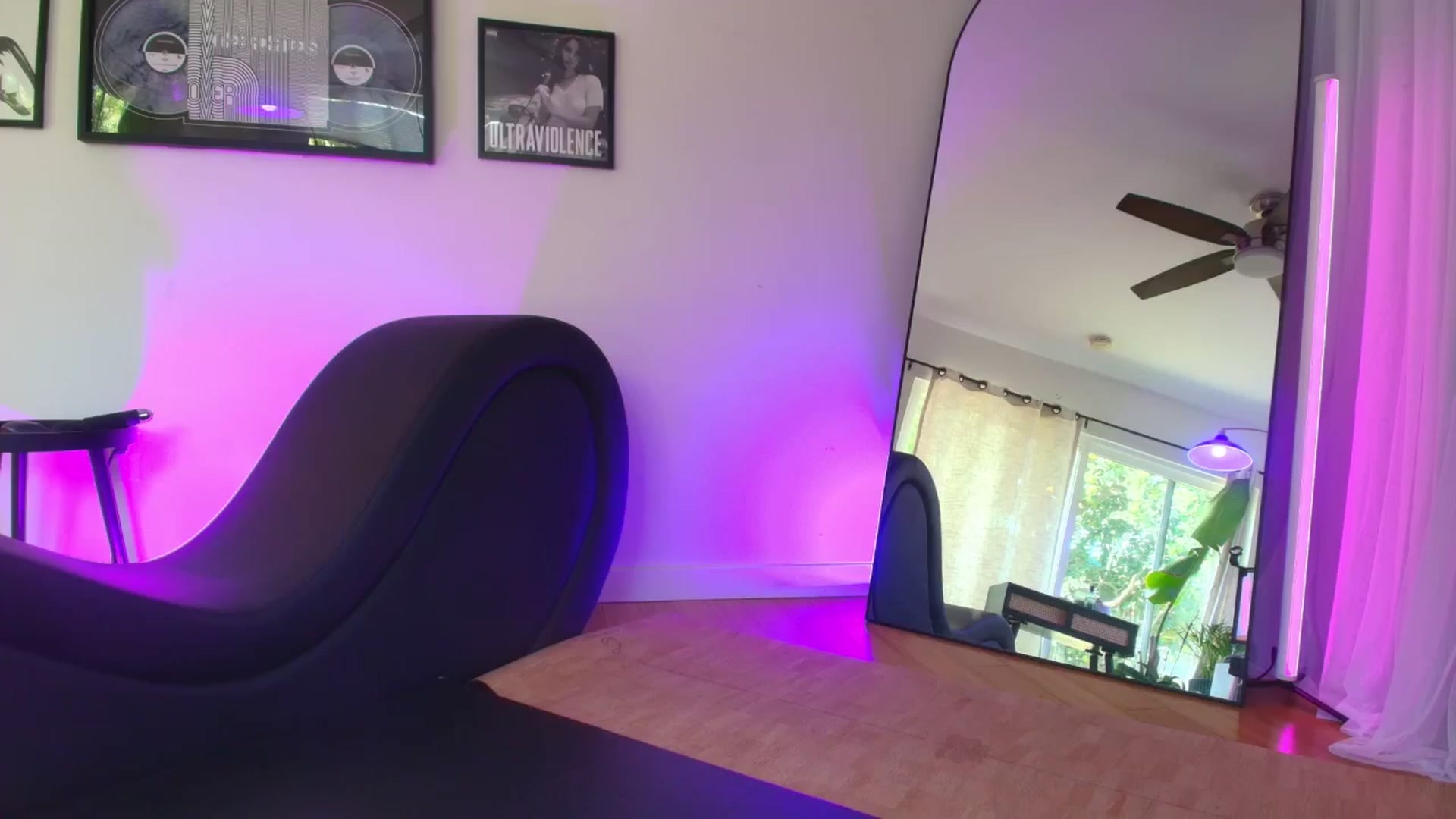 Gallery image thumbnail from ada_lovelace's myfreecams stream on, 08/10/2025, 04:16 image 10 of 20