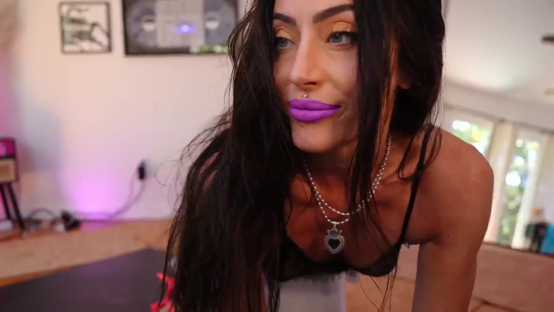 Gallery image thumbnail from ada_lovelace's myfreecams stream on, 09/18/2025, 24:03 image 10 of 20