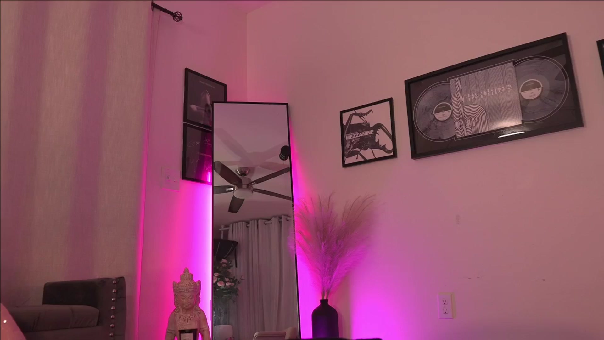 Gallery image thumbnail from ada_lovelace's myfreecams stream on, 01/01/2026, 06:07 image 8 of 20