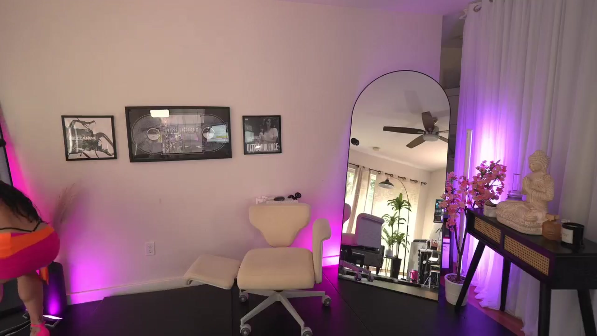 Gallery image thumbnail from ada_lovelace's myfreecams stream on, 01/17/2026, 24:20 image 19 of 20