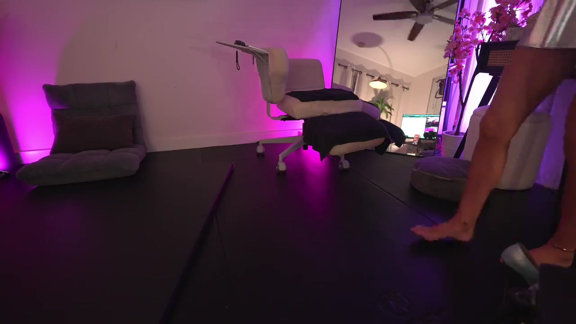 Gallery image thumbnail from ada_lovelace's myfreecams stream on, 02/20/2026, 04:35 image 18 of 20