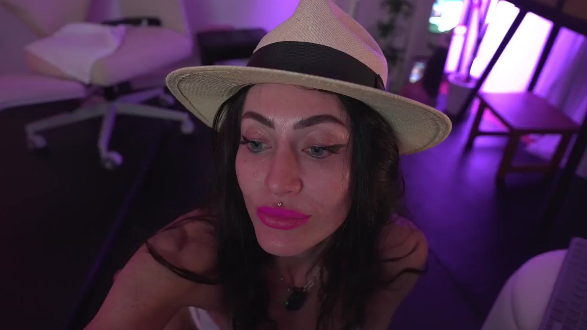 Gallery image thumbnail from ada_lovelace's myfreecams stream on, 03/03/2026, 05:42 image 6 of 20
