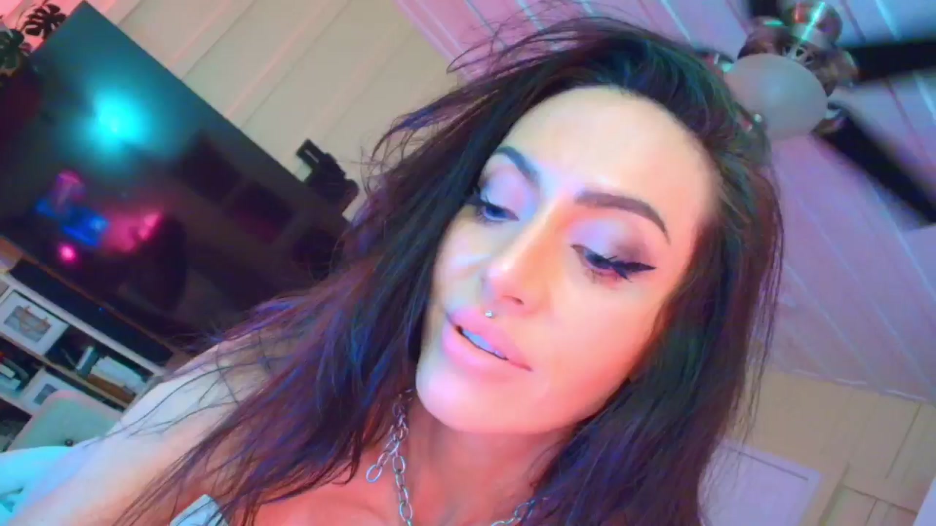 Gallery image thumbnail from ada_lovelace's myfreecams stream on, 04/14/2026, 07:08 image 2 of 20