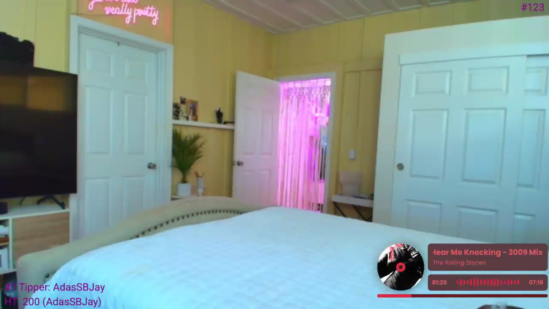 Gallery image thumbnail from ada_lovelace's myfreecams stream on, 04/23/2026, 04:03 image 4 of 20