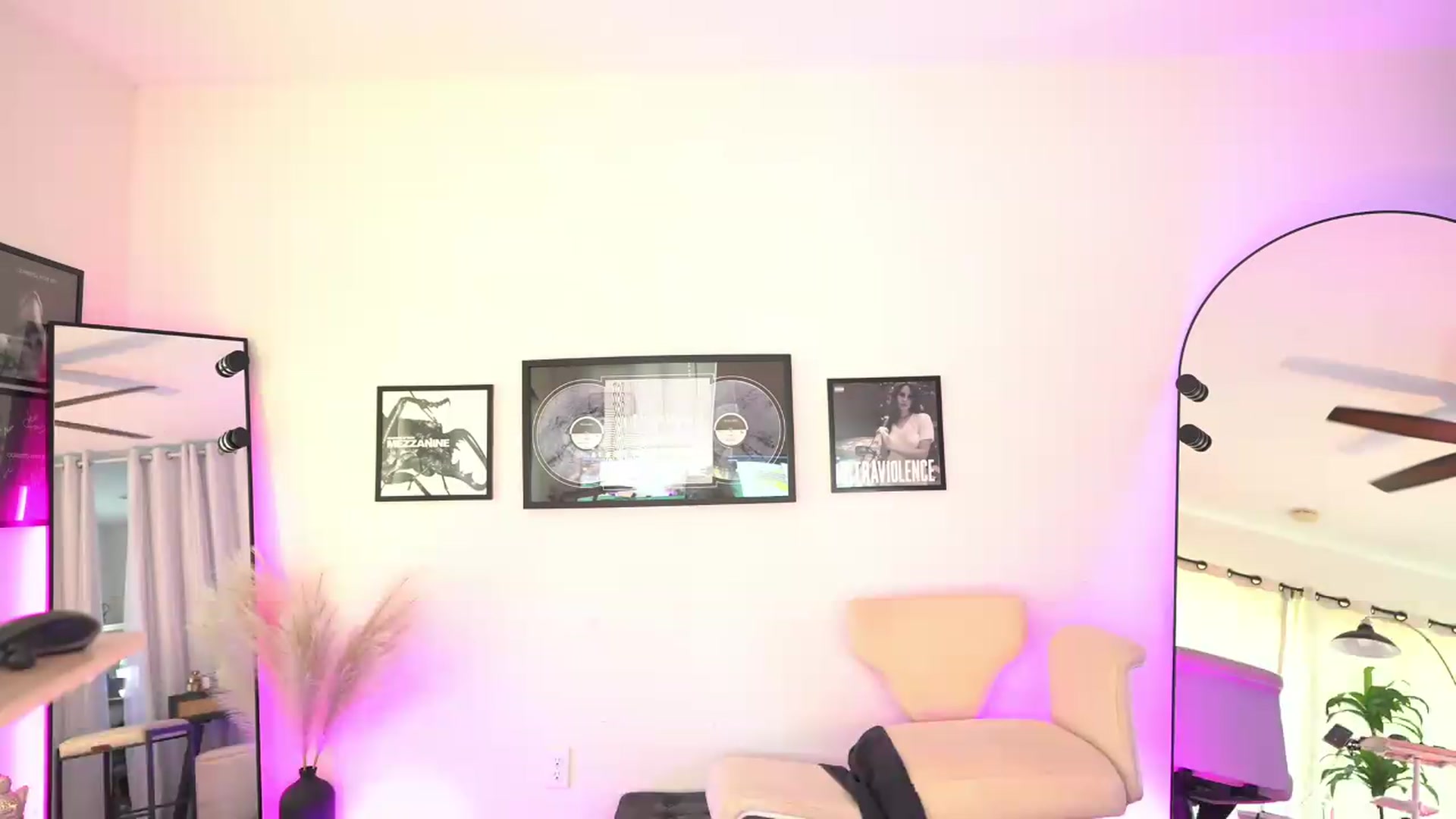 Gallery image thumbnail from ada_lovelace's myfreecams stream on, 05/29/2026, 02:20 image 20 of 20