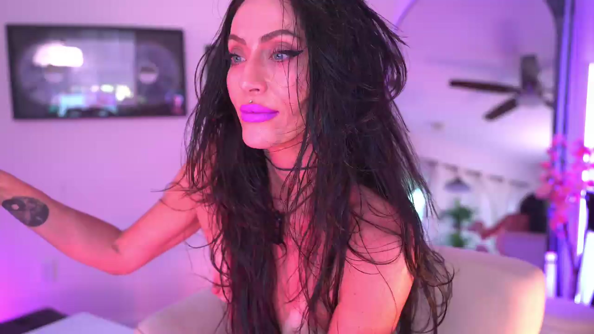 Gallery image thumbnail from ada_lovelace's myfreecams stream on, 07/03/2026, 04:14 image 13 of 20