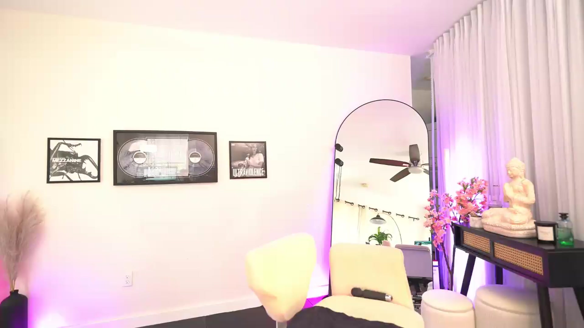 Gallery image thumbnail from ada_lovelace's myfreecams stream on, 07/07/2026, 23:31 image 16 of 20