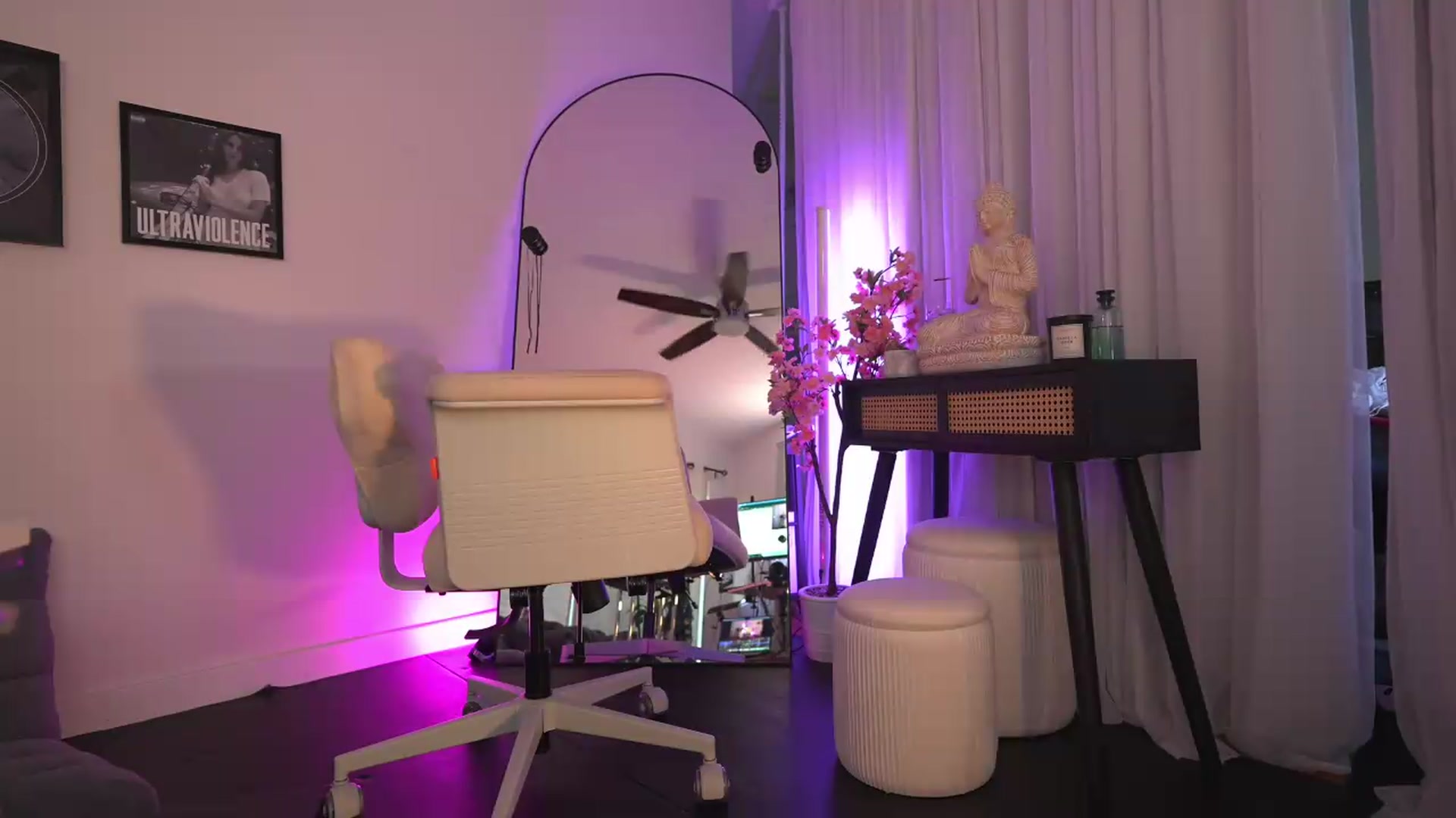 Gallery image thumbnail from ada_lovelace's myfreecams stream on, 07/21/2026, 04:11 image 19 of 20