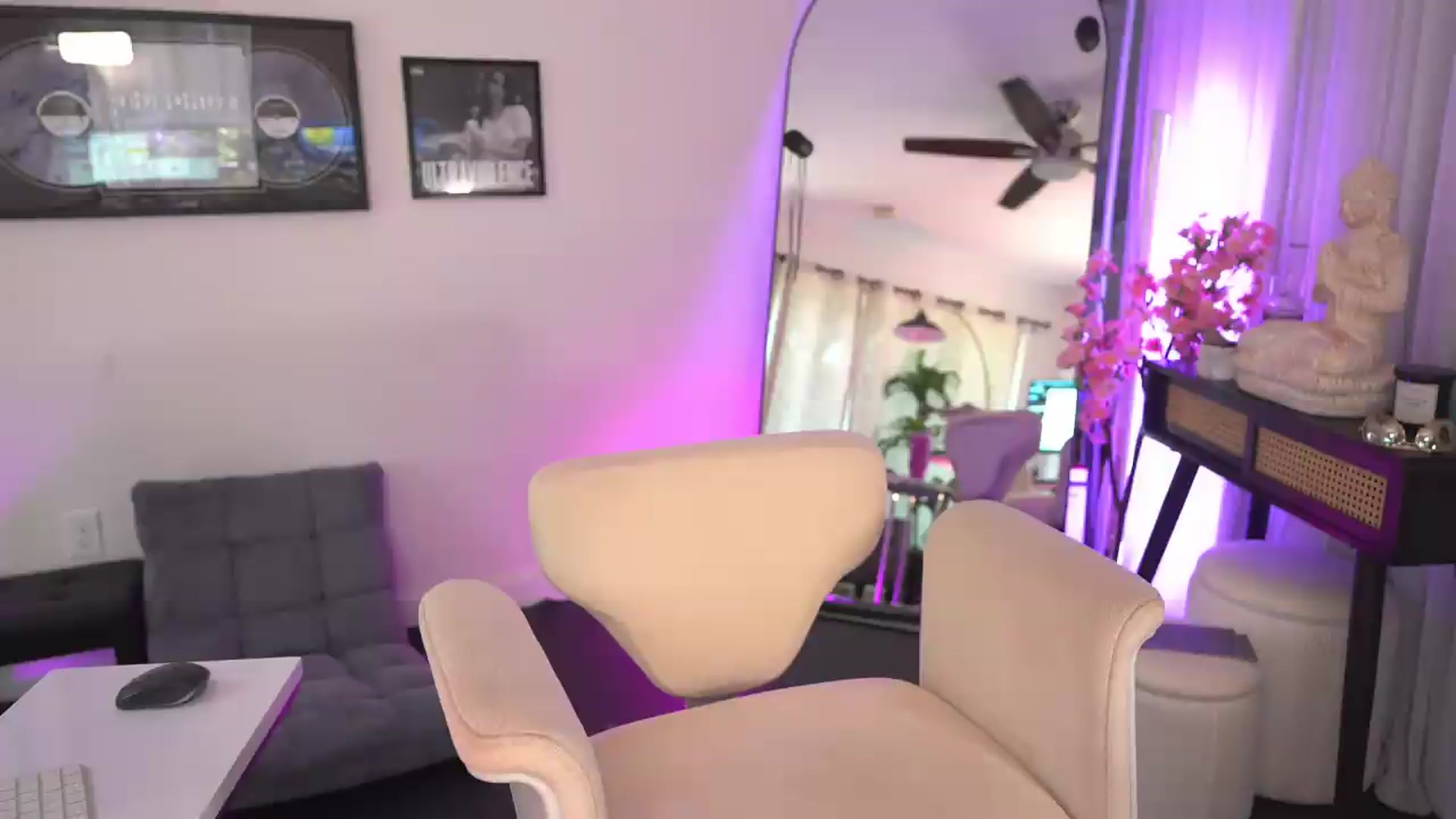 Gallery image thumbnail from ada_lovelace's myfreecams stream on, 07/23/2026, 03:54 image 7 of 20