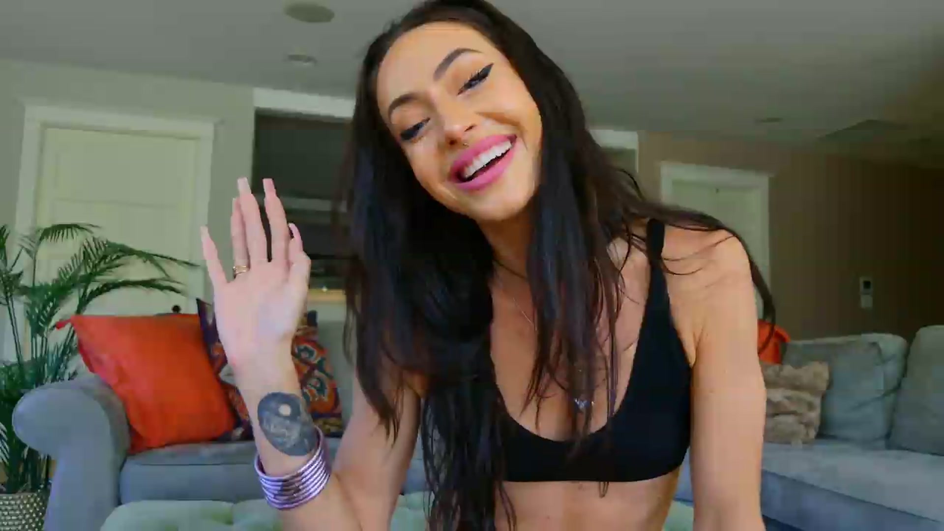 Gallery image thumbnail from ada_lovelace's myfreecams stream on, 08/27/2026, 22:42 image 6 of 20