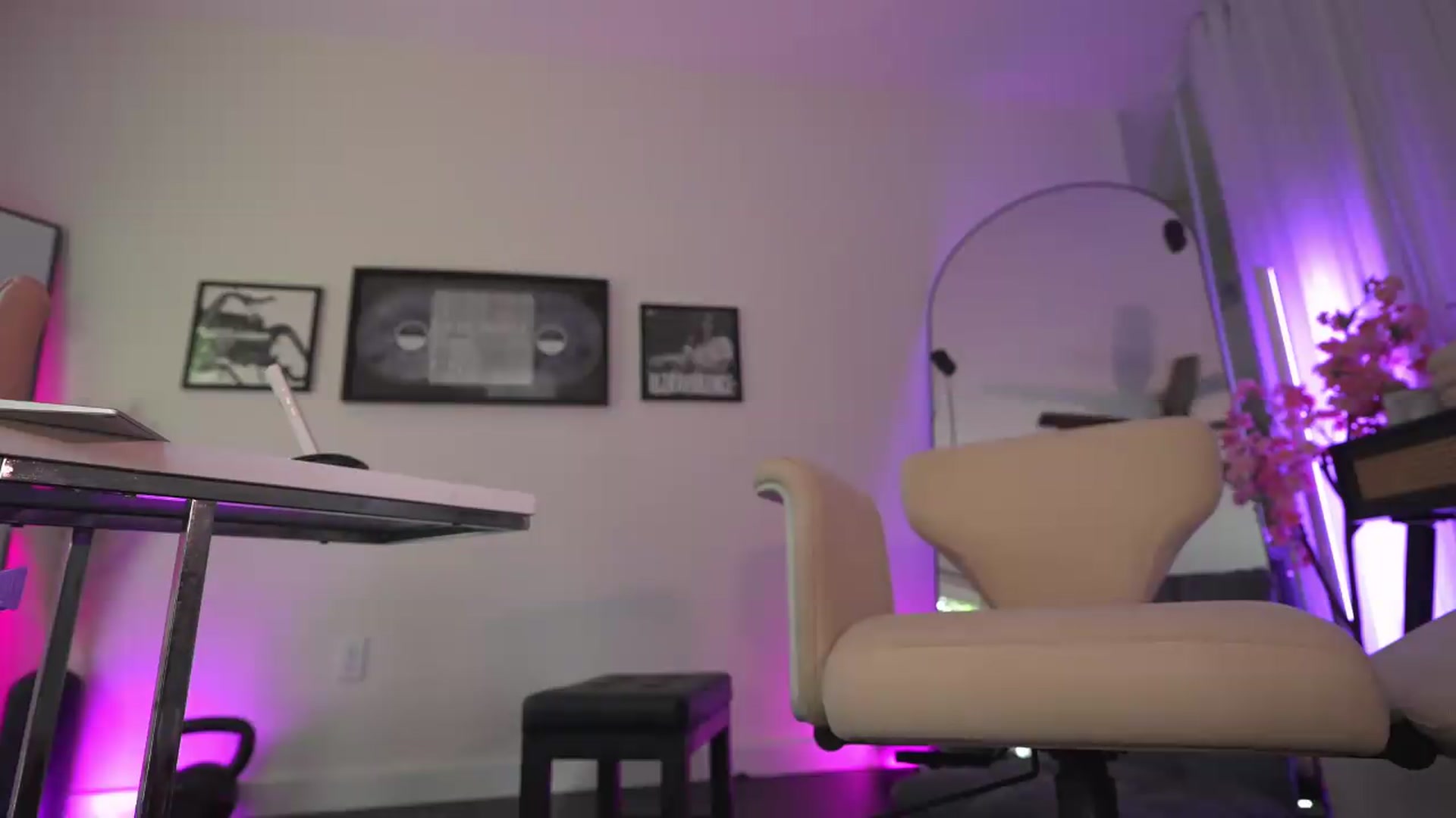 Gallery image thumbnail from ada_lovelace's myfreecams stream on, 09/08/2026, 03:31 image 7 of 20