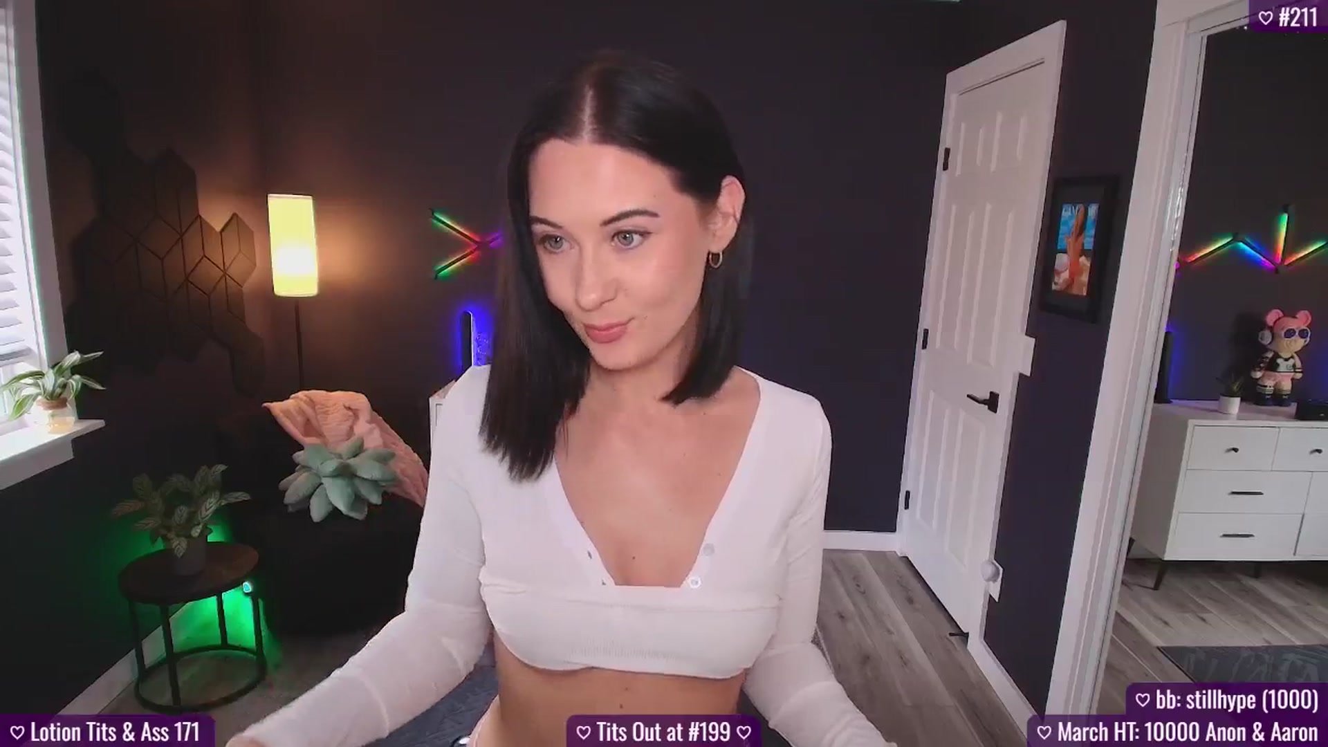 Gallery image thumbnail from addi_x's myfreecams stream on, 03/15/2025, 21:51 image 17 of 20