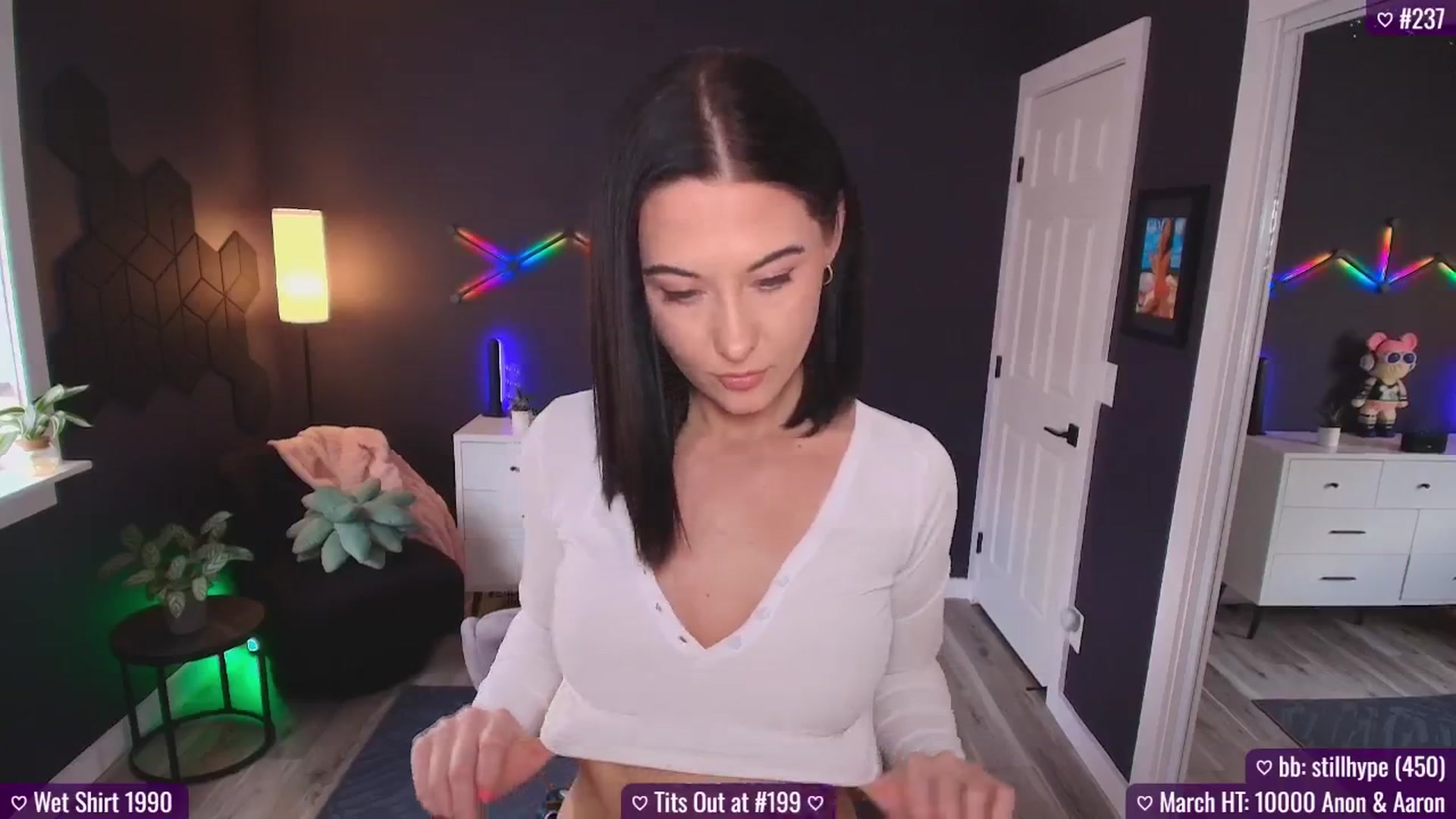 Gallery image thumbnail from addi_x's myfreecams stream on, 03/15/2025, 21:51 image 5 of 20