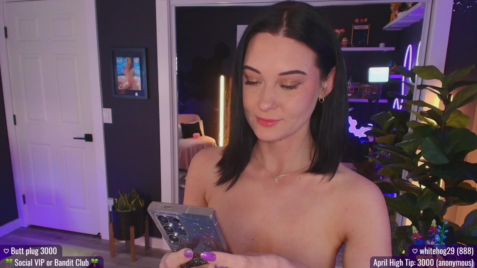 Gallery image thumbnail from addi_x's myfreecams stream on, 04/11/2025, 22:29 image 18 of 20