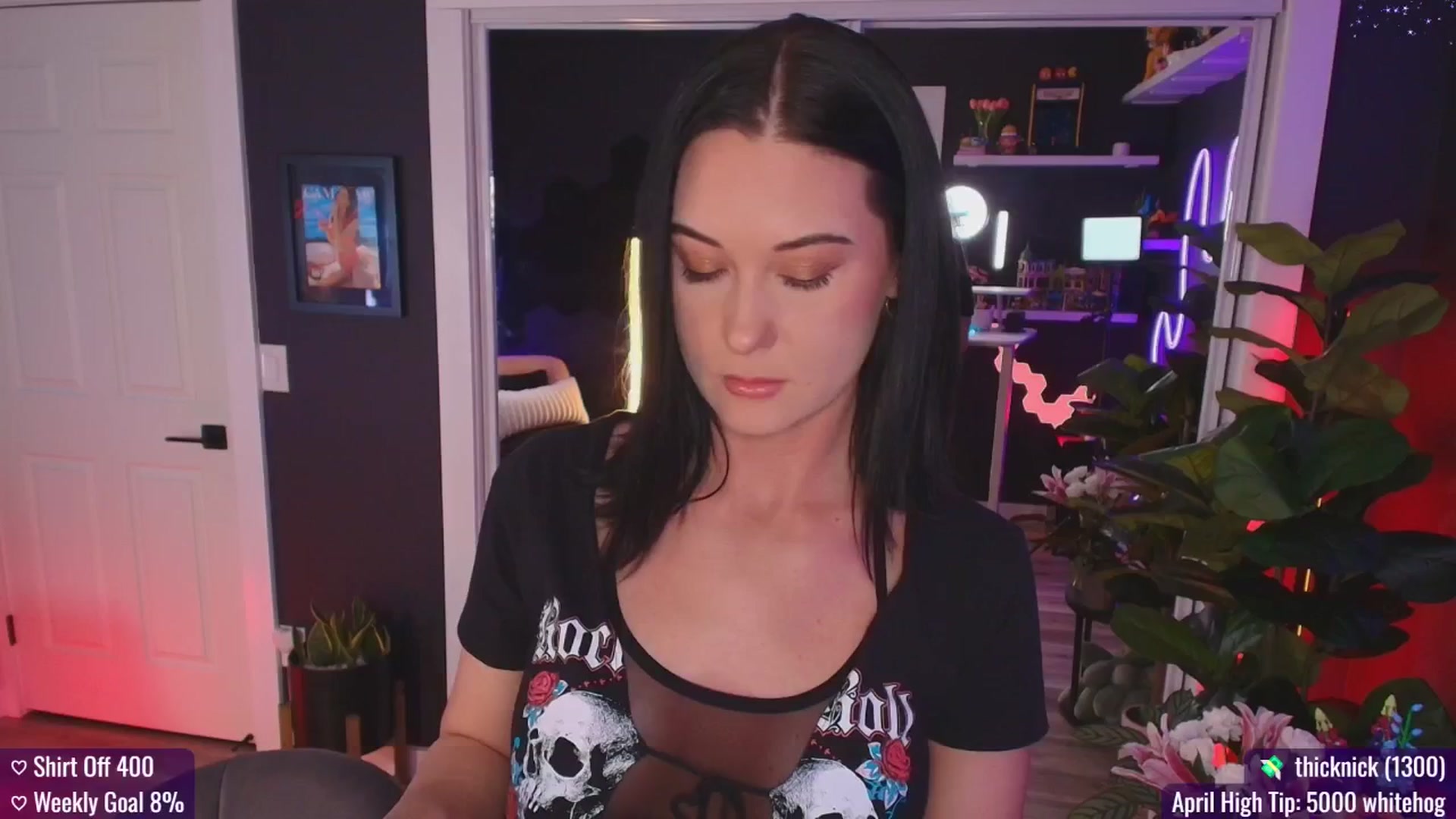 Gallery image thumbnail from addi_x's myfreecams stream on, 04/15/2025, 21:09 image 1 of 20