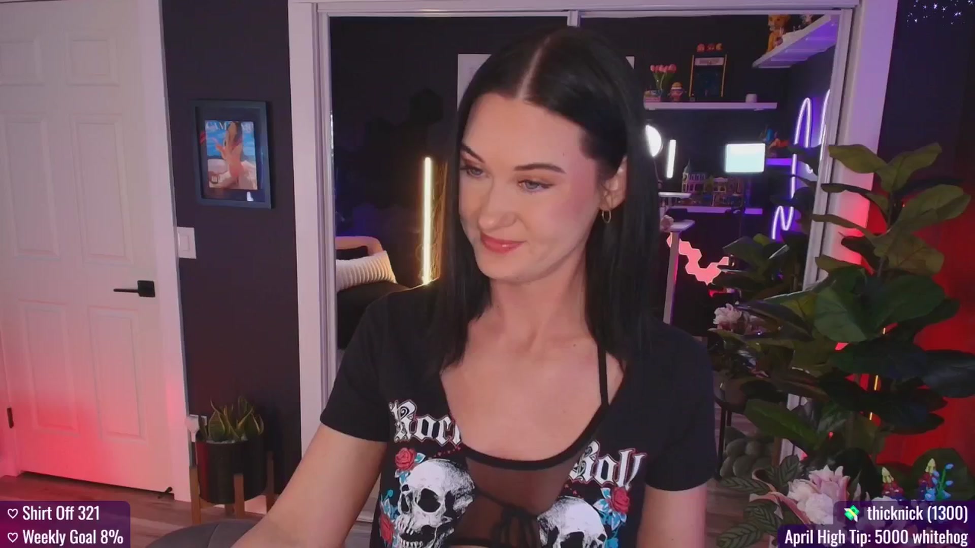 Gallery image thumbnail from addi_x's myfreecams stream on, 04/15/2025, 21:09 image 9 of 20