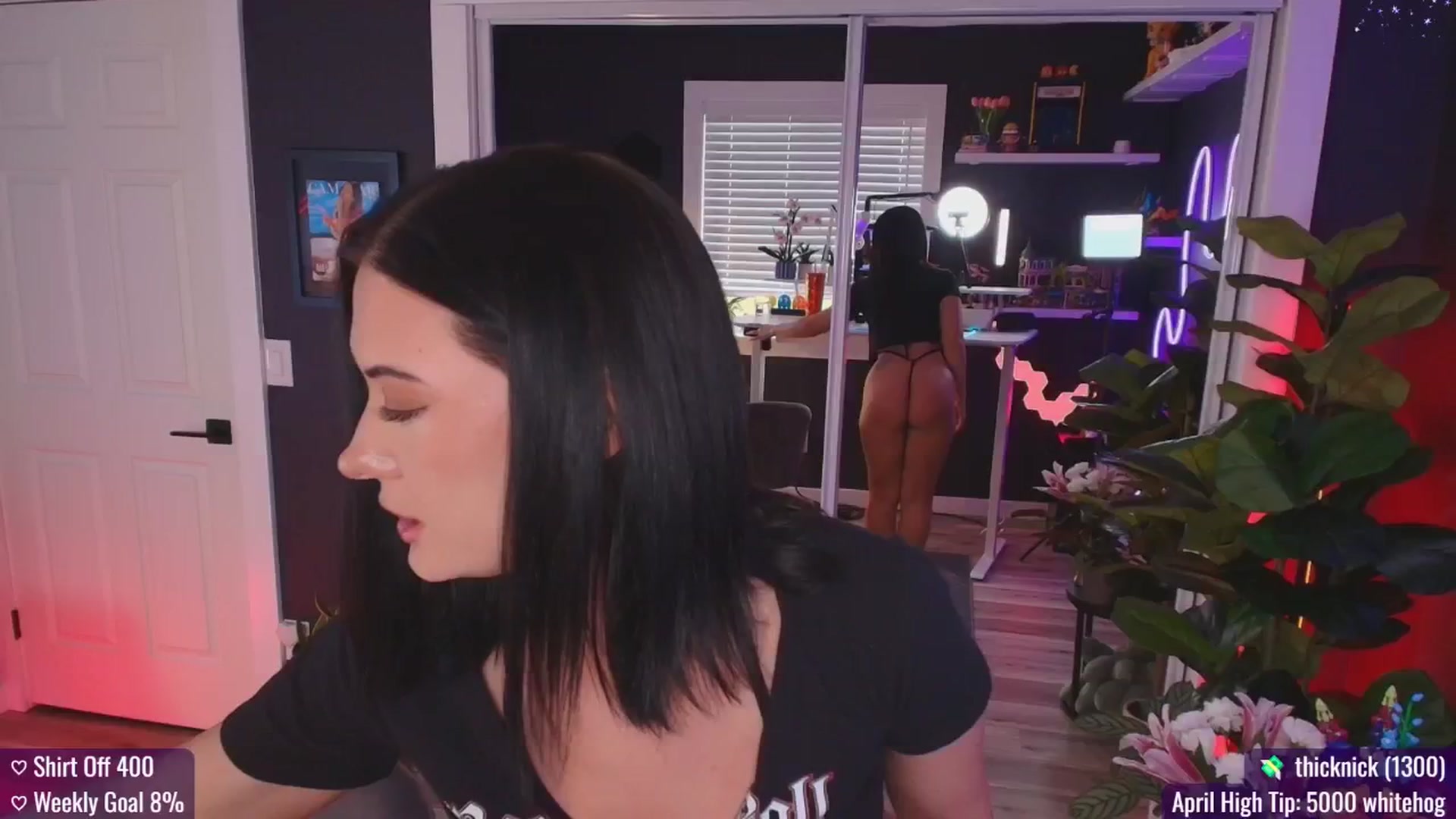 Gallery image thumbnail from addi_x's myfreecams stream on, 04/15/2025, 21:09 image 4 of 20