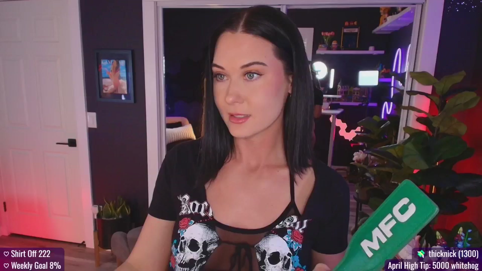 Gallery image thumbnail from addi_x's myfreecams stream on, 04/15/2025, 21:09 image 14 of 20