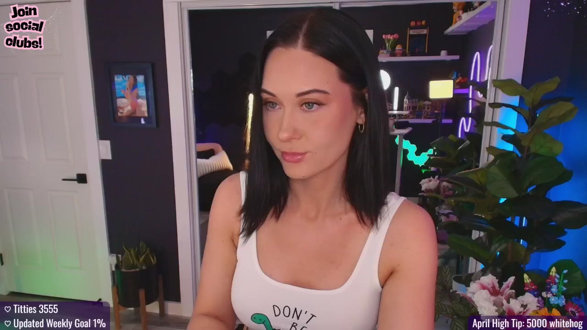 Gallery image thumbnail from addi_x's myfreecams stream on, 04/17/2025, 22:53 image 1 of 20