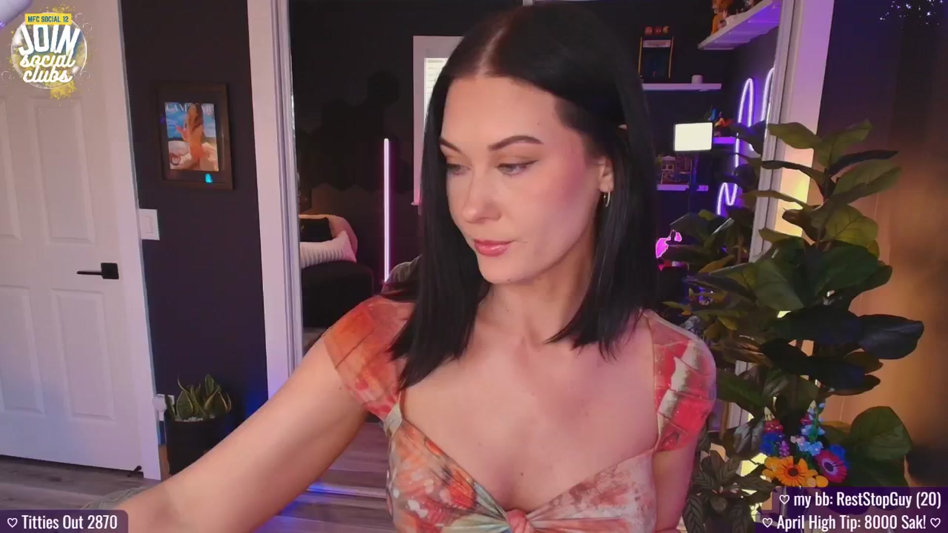 Gallery image thumbnail from addi_x's myfreecams stream on, 04/29/2025, 20:02 image 12 of 20