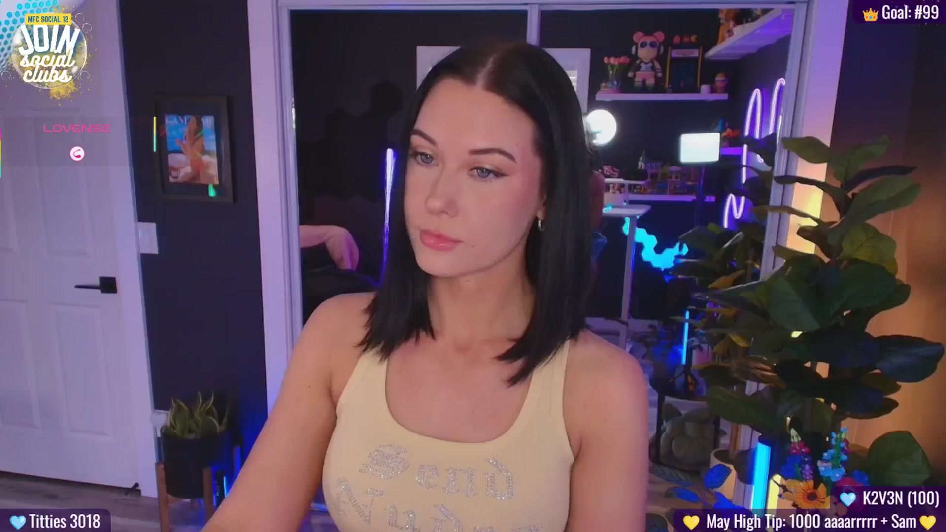 Gallery image thumbnail from addi_x's myfreecams stream on, 05/03/2025, 20:43 image 9 of 20