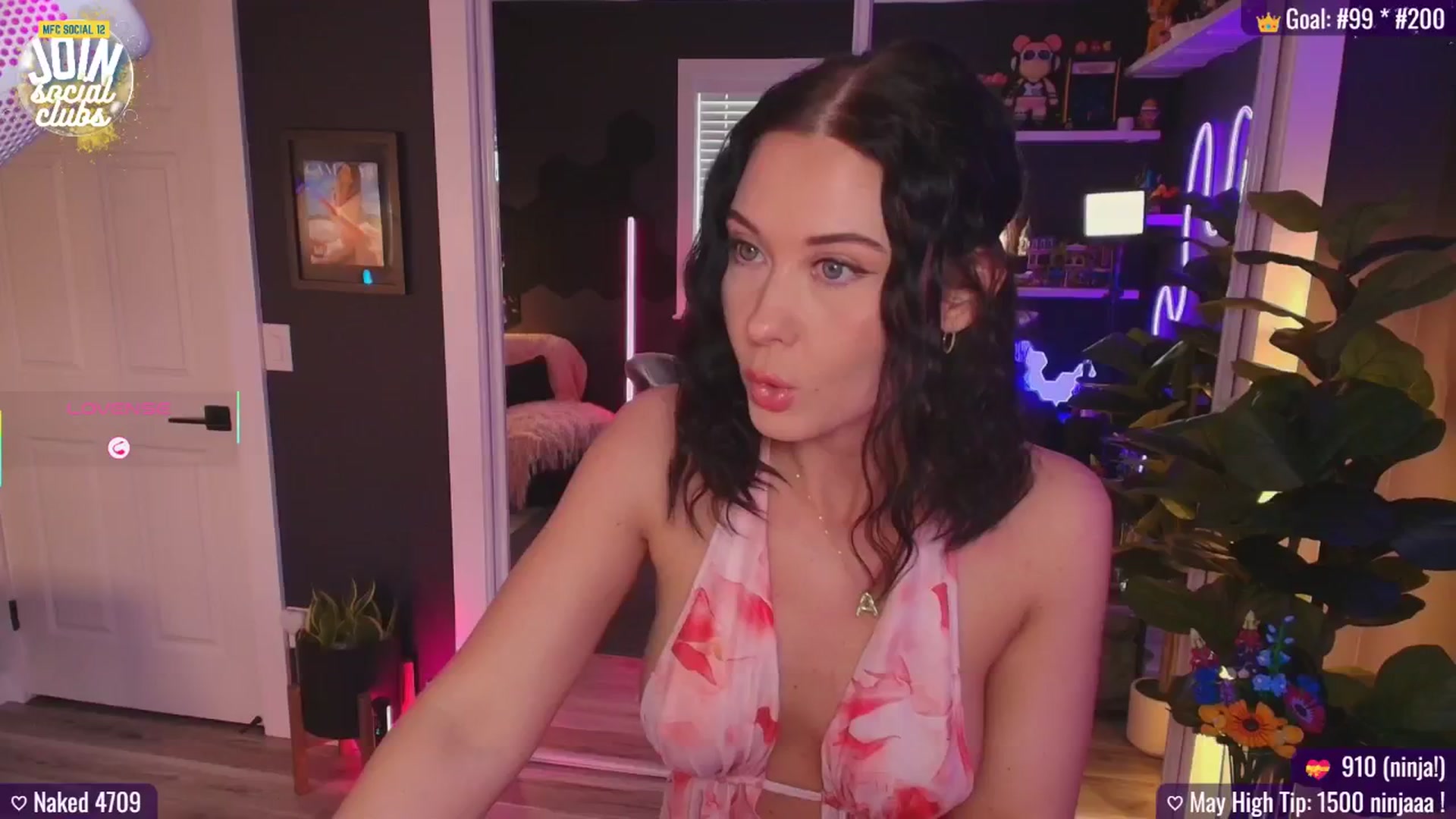 Gallery image thumbnail from addi_x's myfreecams stream on, 05/07/2025, 21:50 image 12 of 20