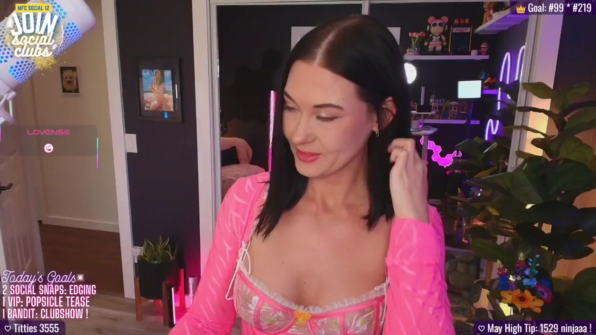 Gallery image thumbnail from addi_x's myfreecams stream on, 05/10/2025, 17:28 image 14 of 20