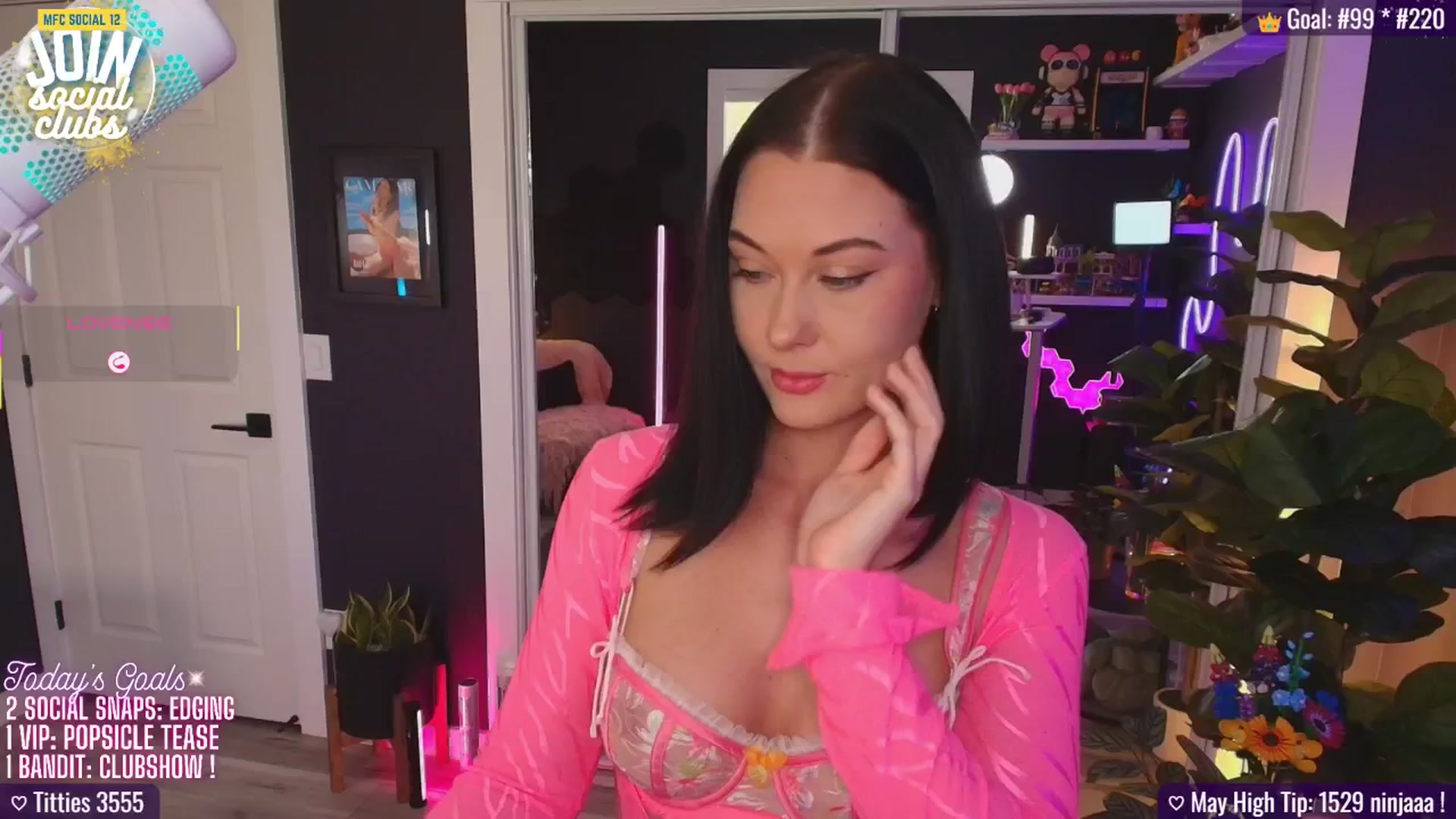 Gallery image thumbnail from addi_x's myfreecams stream on, 05/10/2025, 18:42 image 16 of 20