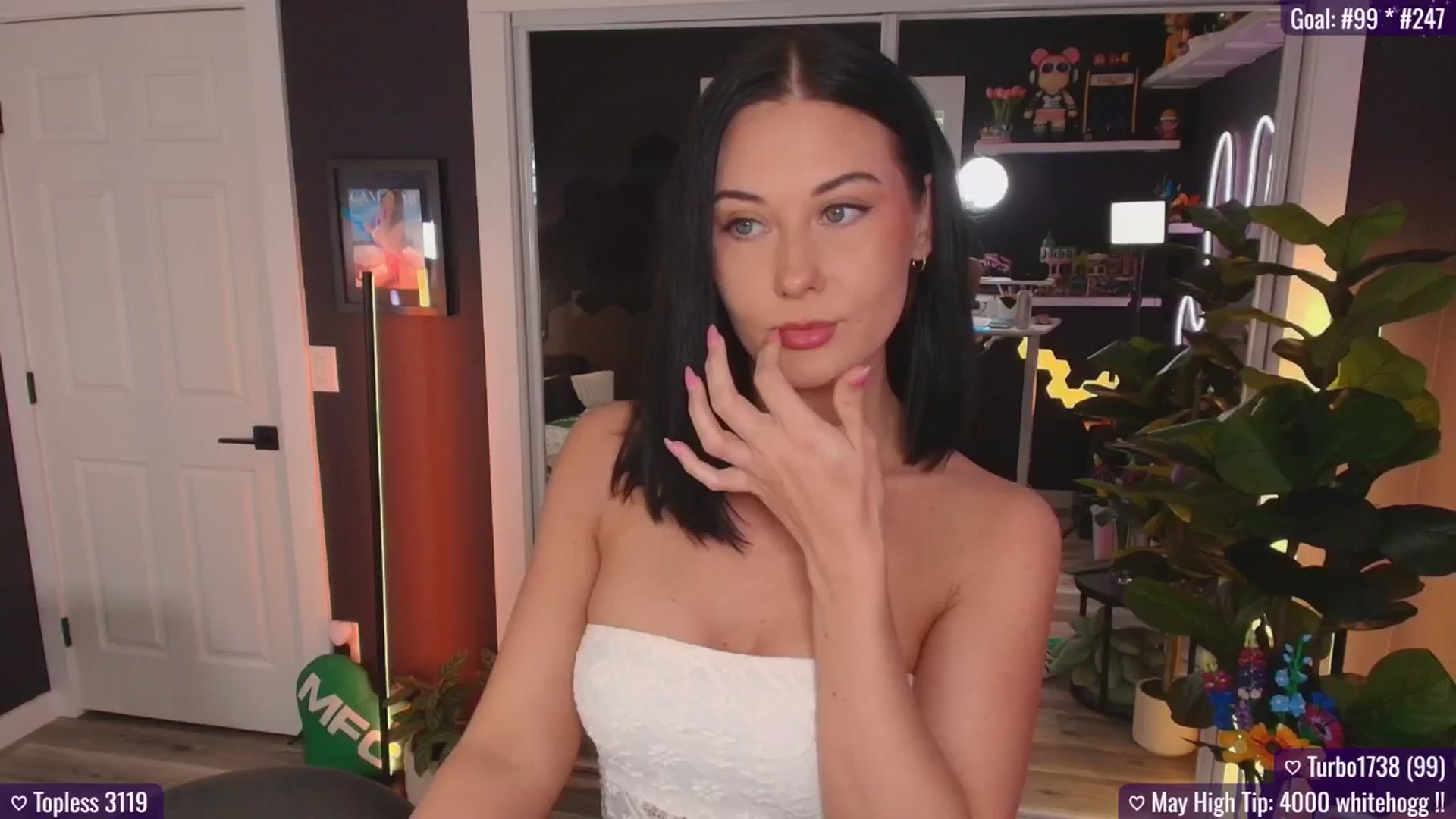 Gallery image thumbnail from addi_x's myfreecams stream on, 05/24/2025, 20:02 image 10 of 20