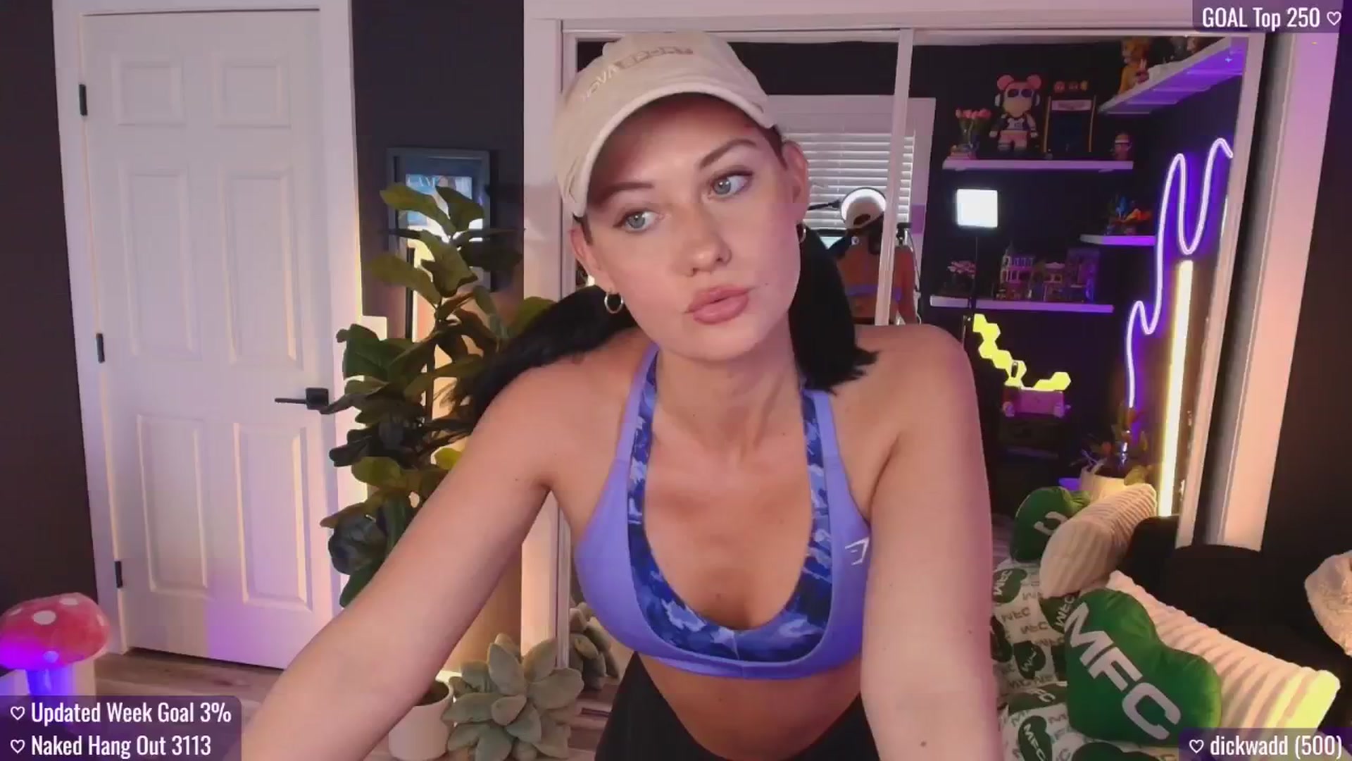 Gallery image thumbnail from addi_x's myfreecams stream on, 06/18/2025, 22:05 image 18 of 20