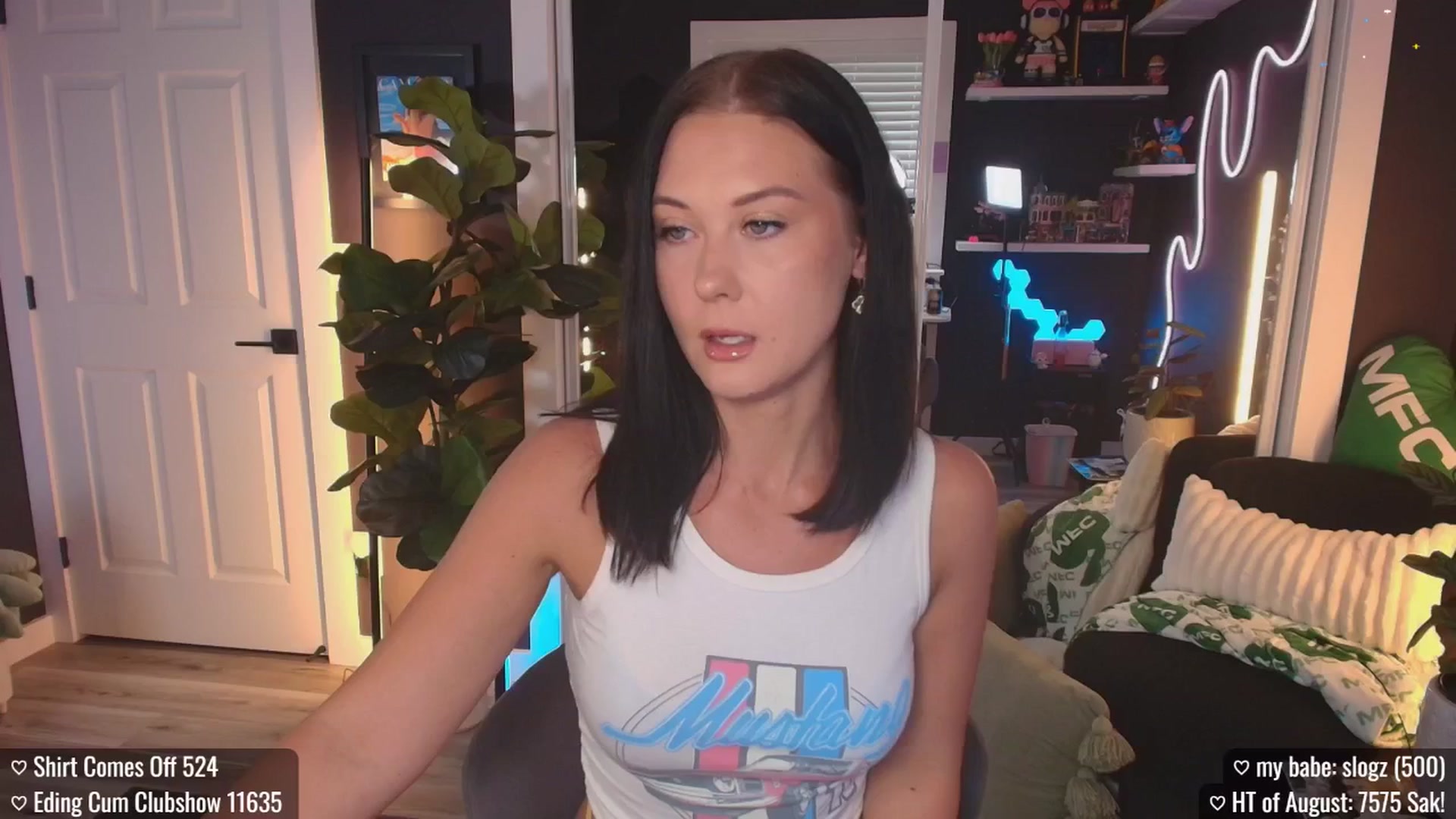 Gallery image thumbnail from addi_x's myfreecams stream on, 08/19/2025, 21:12 image 3 of 20