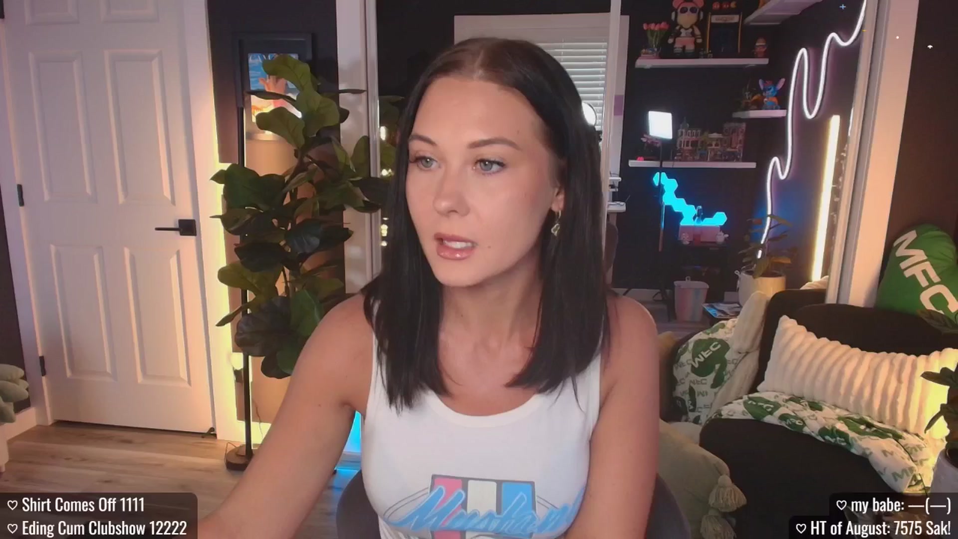 Gallery image thumbnail from addi_x's myfreecams stream on, 08/19/2025, 21:12 image 1 of 20