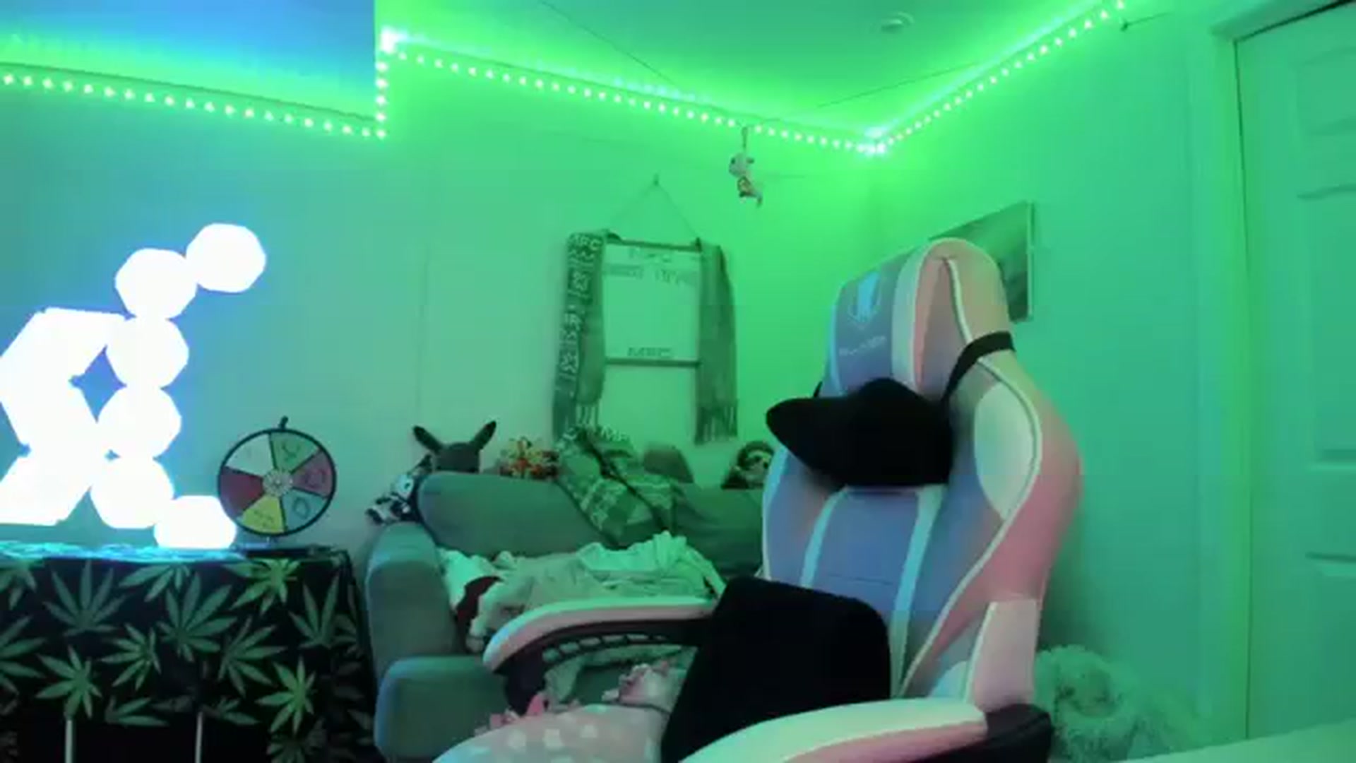 Gallery image thumbnail from adi_spice's myfreecams stream on, 01/17/2024, 04:41 image 8 of 20