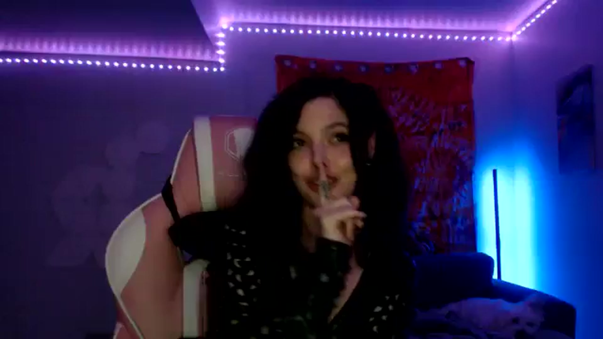 Gallery image thumbnail from adira_rose's myfreecams stream on, 08/17/2024, 05:24 image 7 of 20