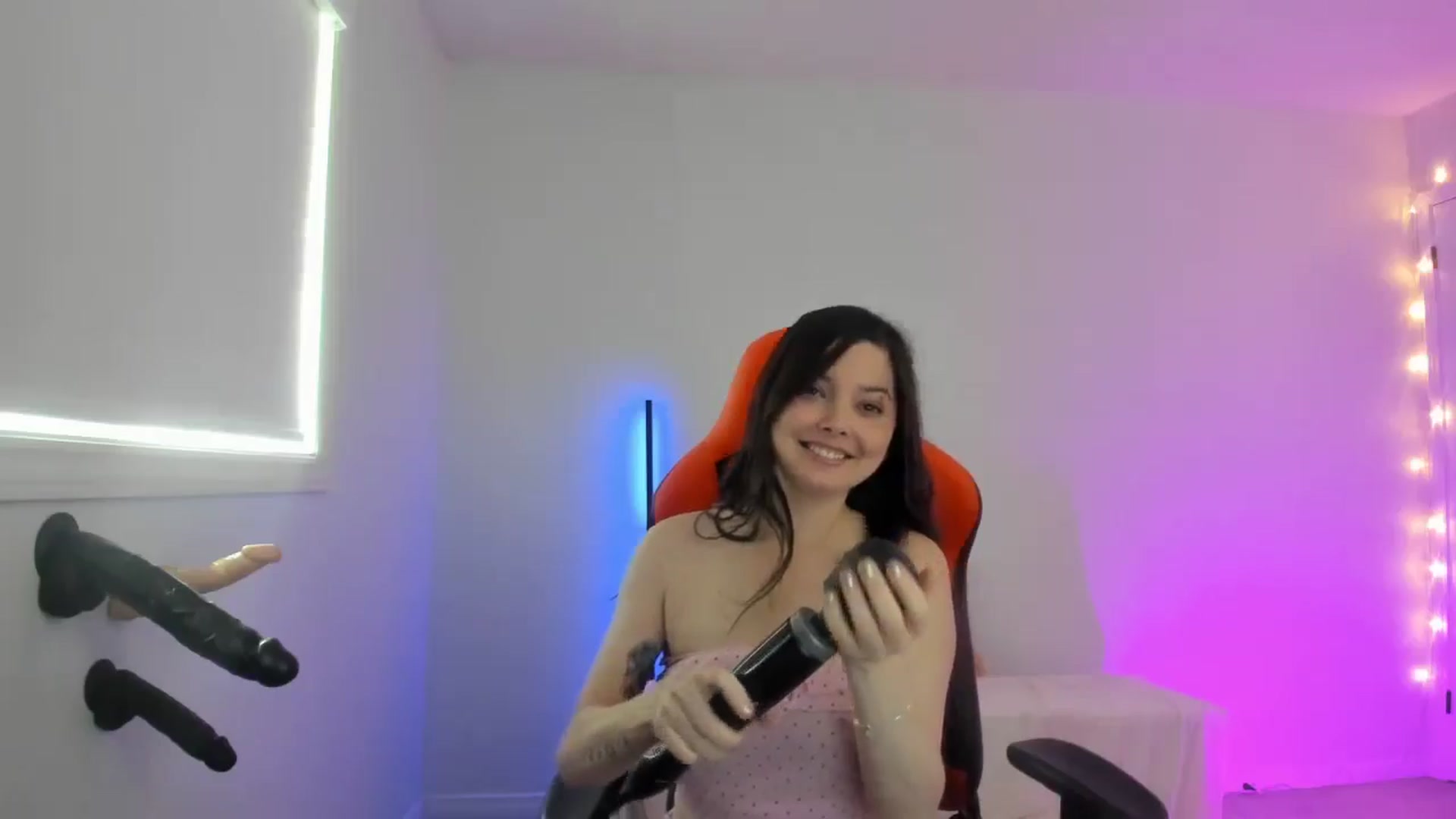 Gallery image thumbnail from adira_rose's myfreecams stream on, 08/03/2025, 17:11 image 9 of 20