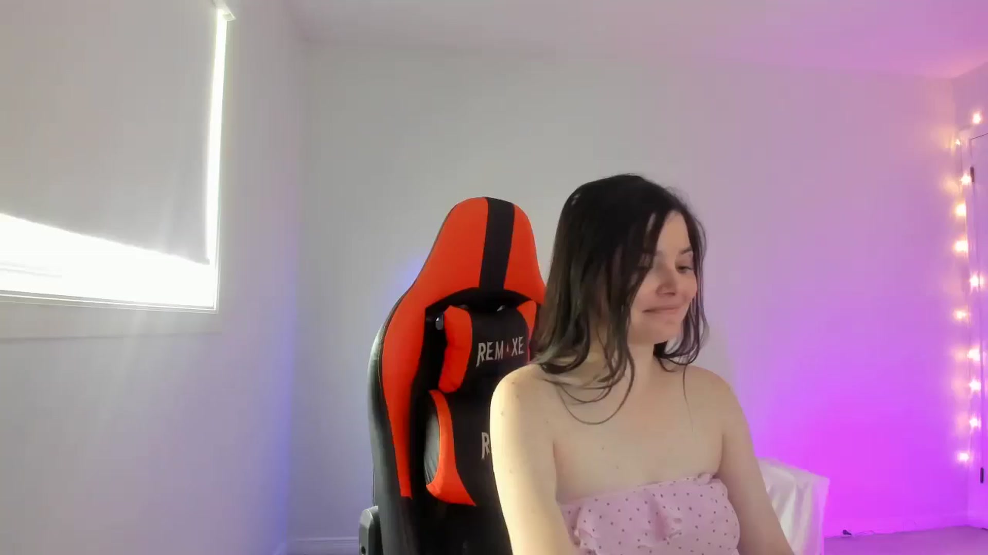 Gallery image thumbnail from adira_rose's myfreecams stream on, 08/03/2025, 18:11 image 1 of 20