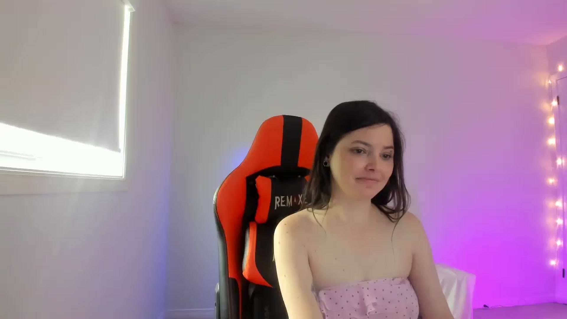 Gallery image thumbnail from adira_rose's myfreecams stream on, 08/03/2025, 18:11 image 2 of 20