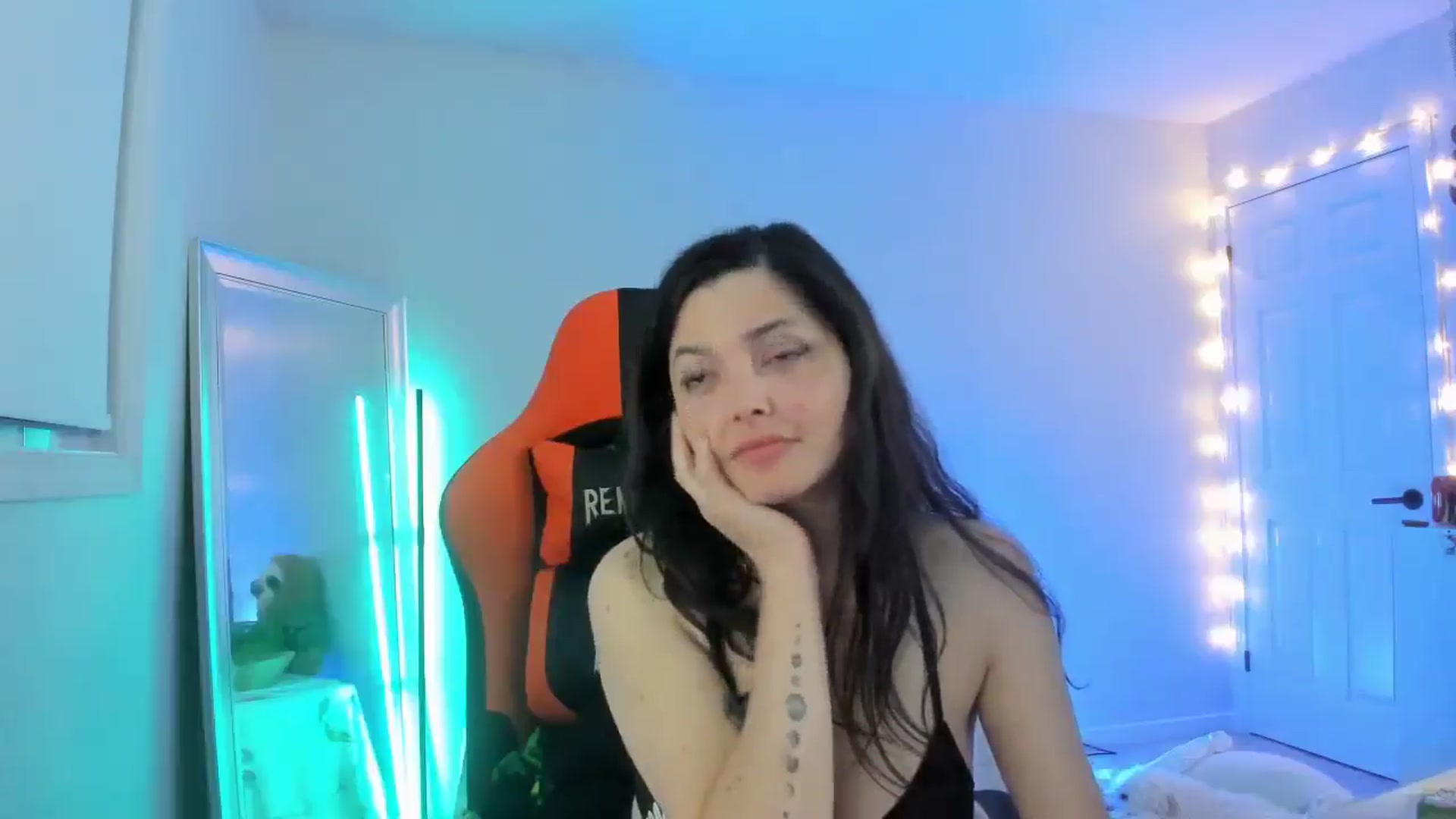 Gallery image thumbnail from adira_rose's myfreecams stream on, 08/24/2025, 08:31 image 5 of 20