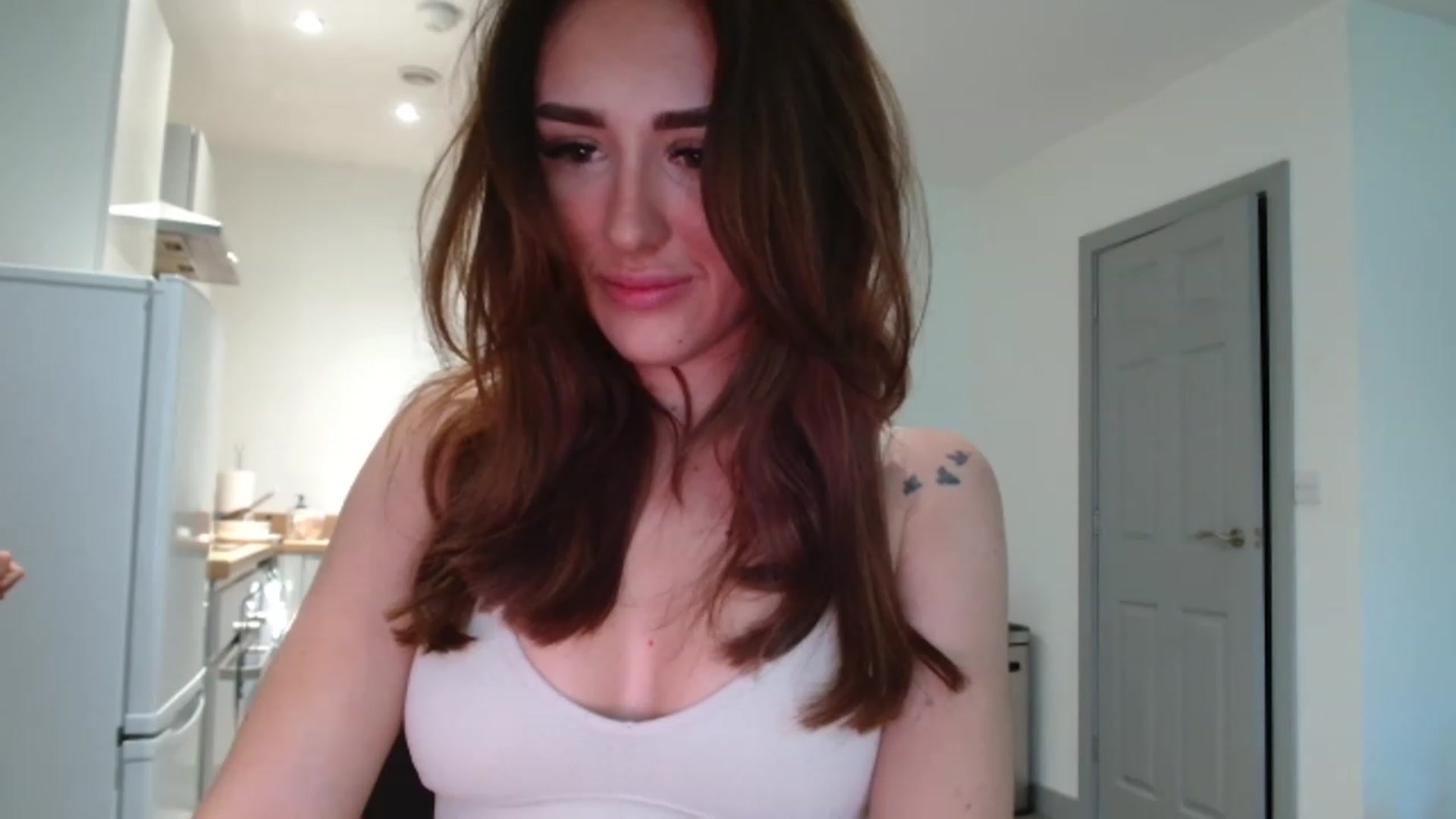 Gallery image thumbnail from adorealice's myfreecams stream on, 06/15/2023, 05:48 image 11 of 20
