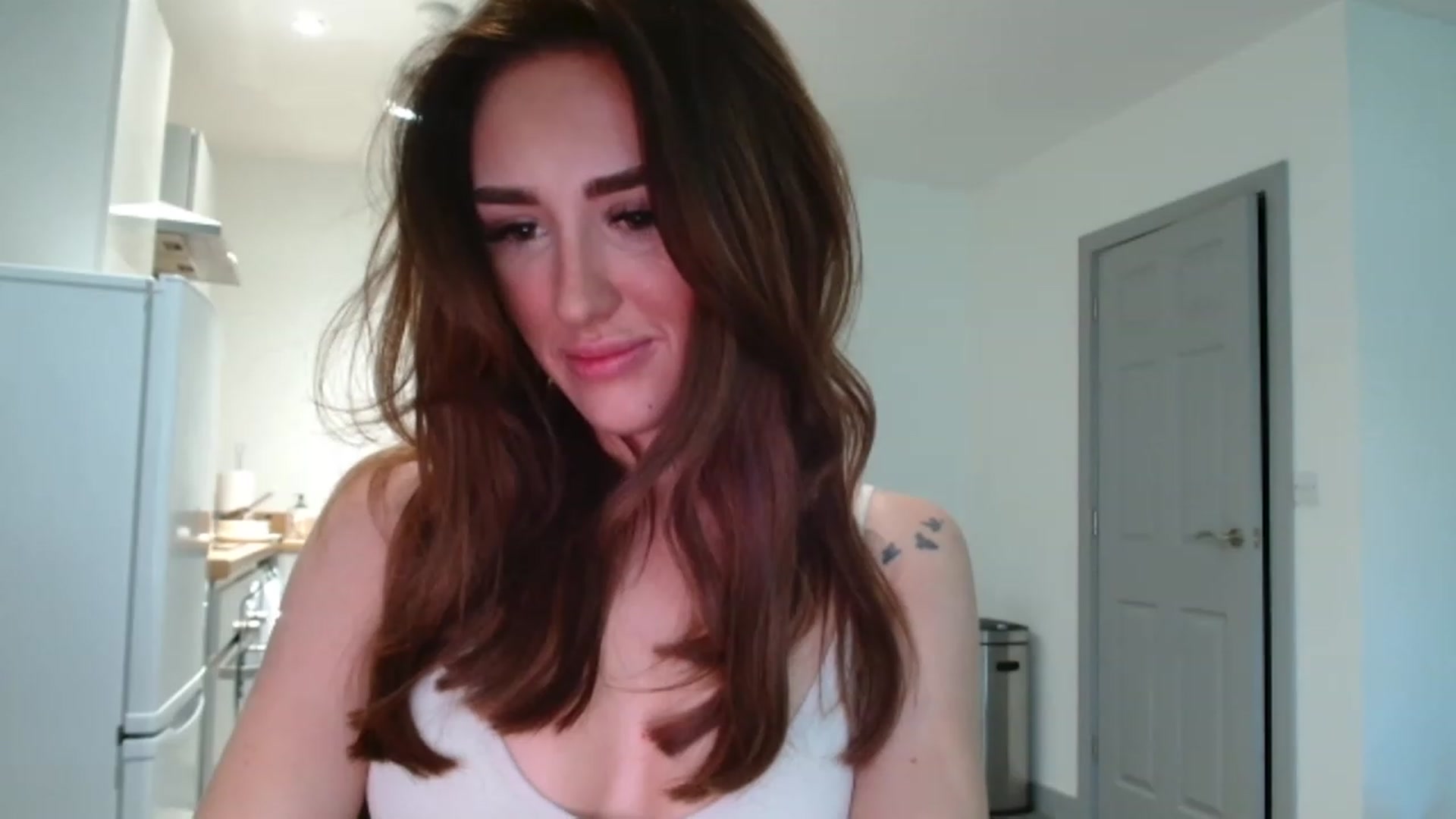 Gallery image thumbnail from adorealice's myfreecams stream on, 06/15/2023, 05:48 image 9 of 20