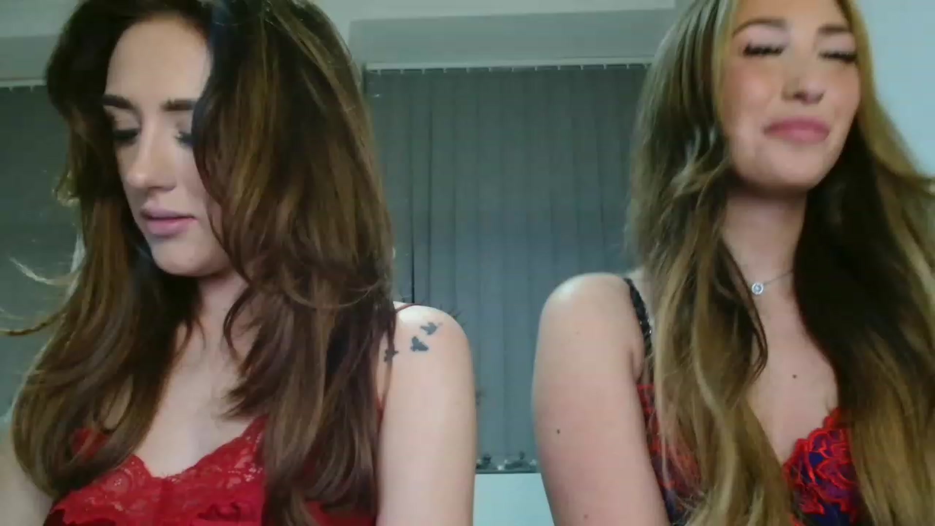 Gallery image thumbnail from adorealice's myfreecams stream on, 06/21/2023, 01:50 image 11 of 20