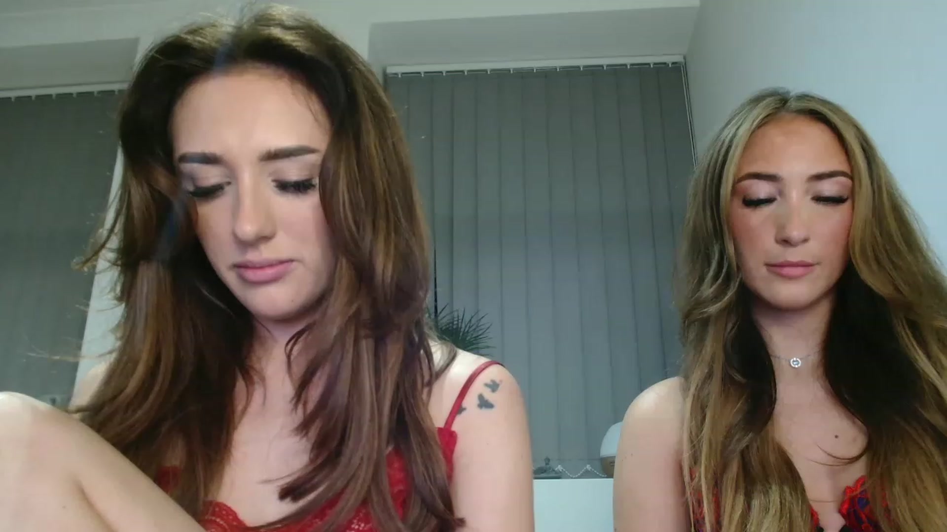 Gallery image thumbnail from adorealice's myfreecams stream on, 06/21/2023, 01:50 image 15 of 20