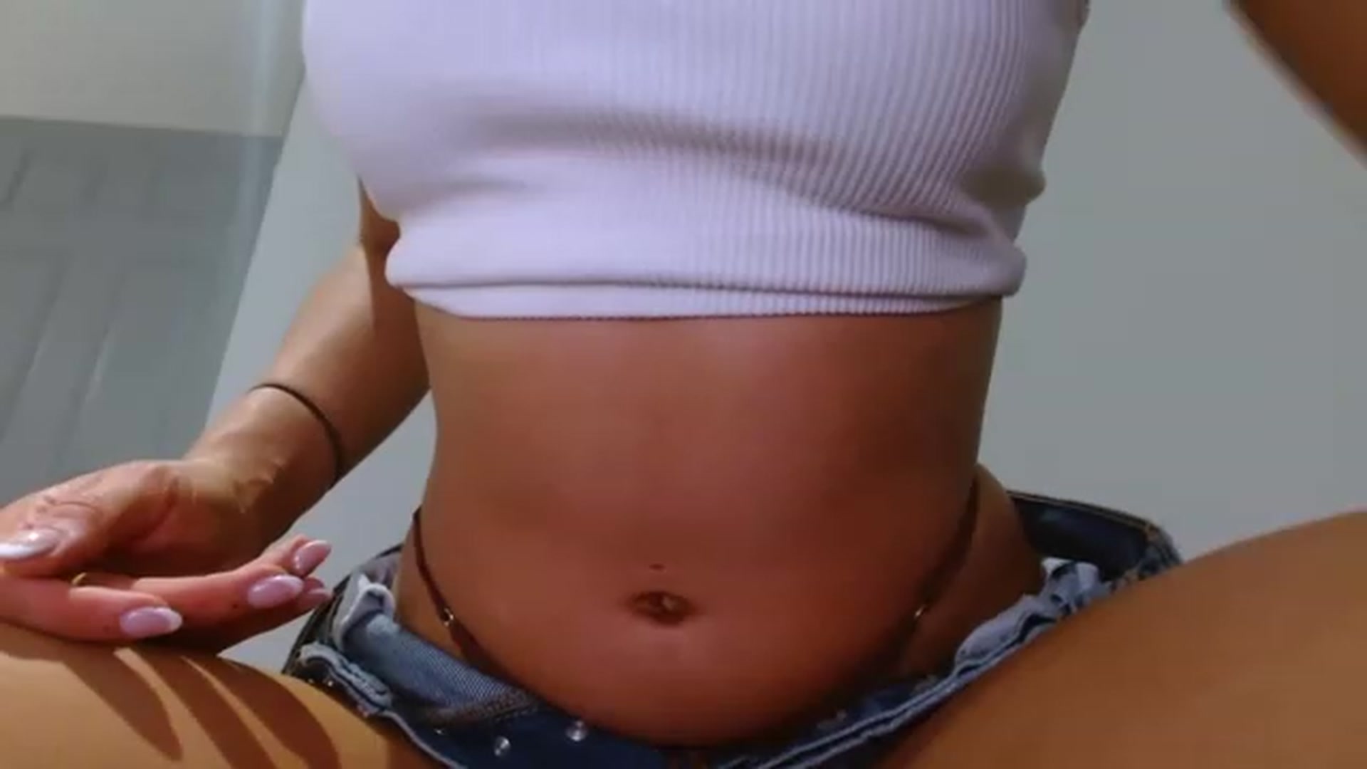 Gallery image thumbnail from adorealice's myfreecams stream on, 06/25/2023, 21:17 image 6 of 20